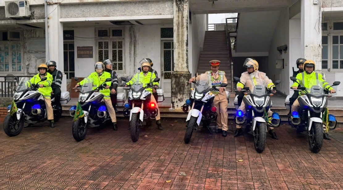 CSGT sẽ tuần tra xuy&ecirc;n Tết bằng m&ocirc; t&ocirc; tr&ecirc;n cao tốc Ph&aacute;p V&acirc;n - quốc lộ 45- Ảnh 1.