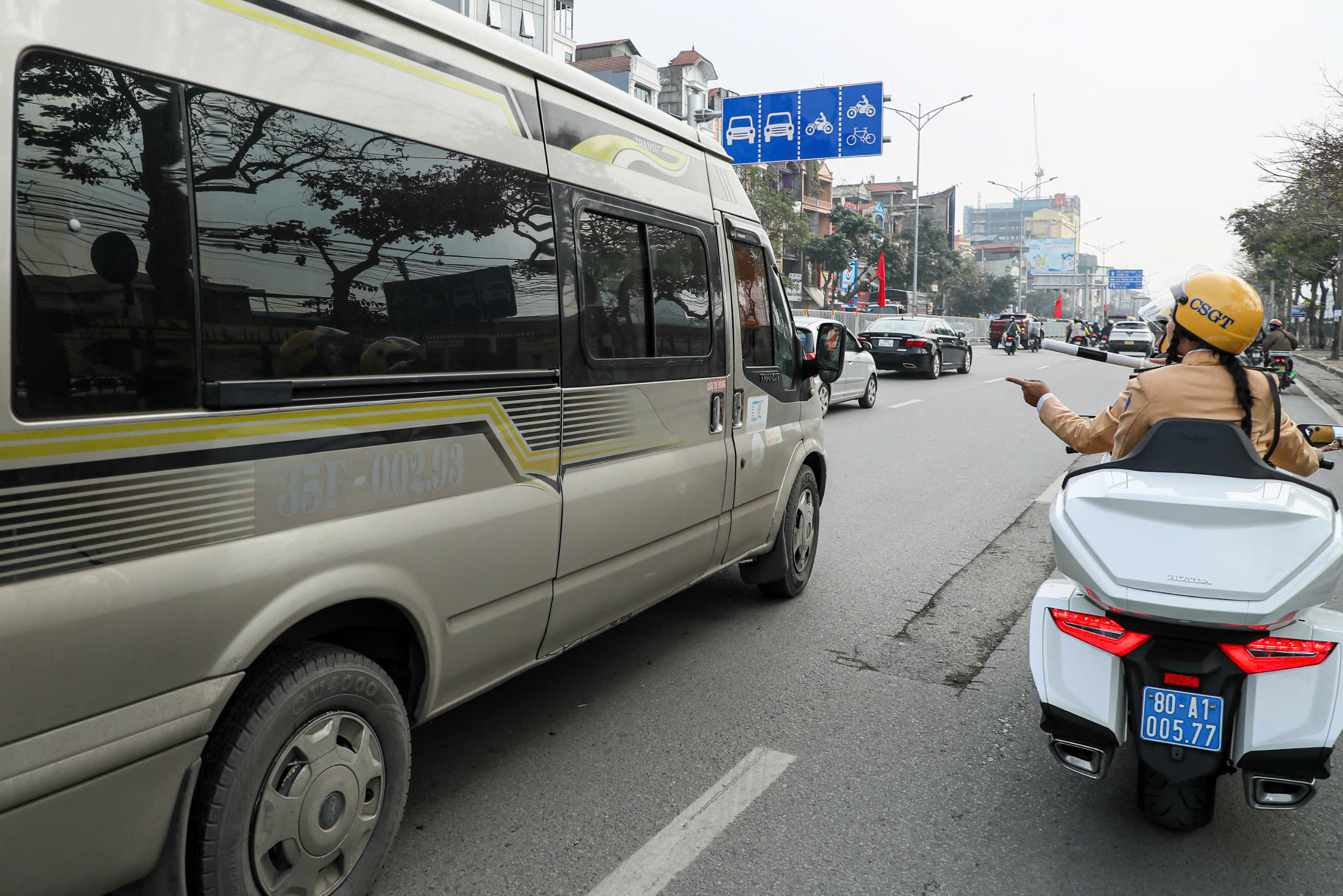 H&agrave; Nội: Tạm thời cho &ocirc; t&ocirc; đi v&agrave;o l&agrave;n khẩn cấp đường V&agrave;nh đai 3 tr&ecirc;n cao- Ảnh 3.