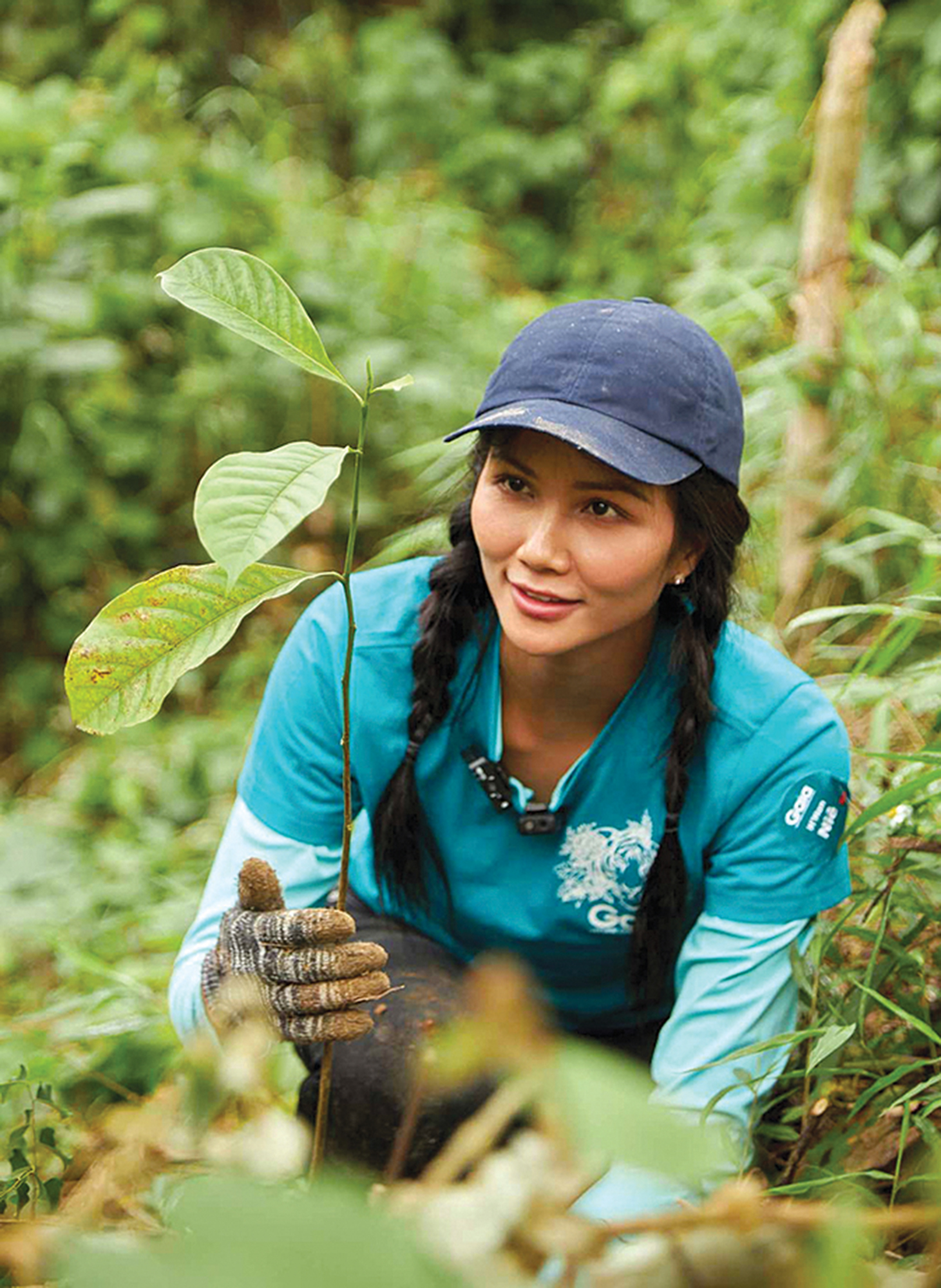 Khi hoa hậu, ca sĩ bỏ tiền t&uacute;i trồng rừng, dọn r&aacute;c- Ảnh 2.