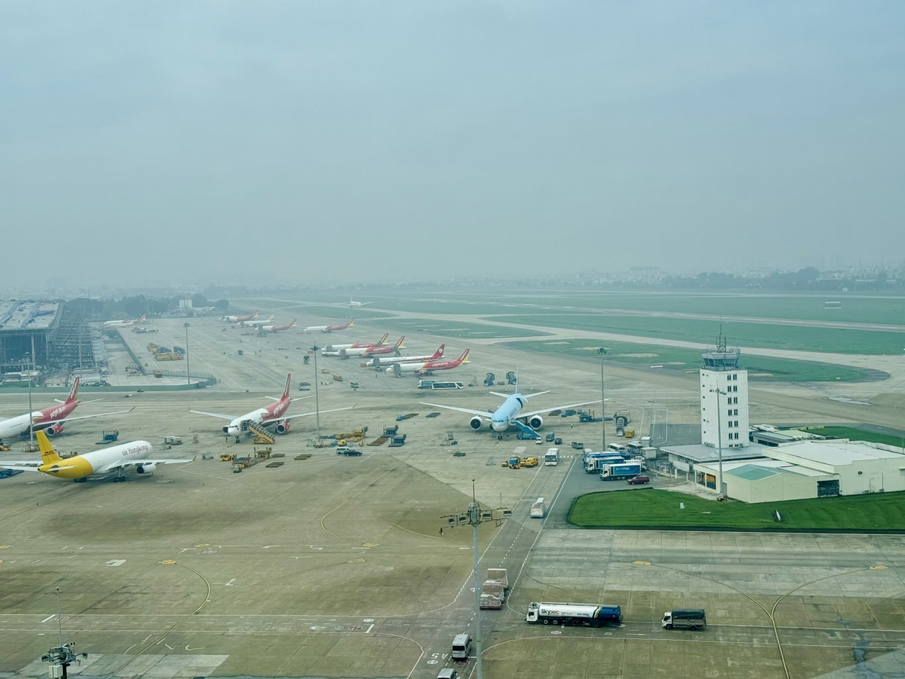 Kỷ lục điều h&agrave;nh chuyến bay tại T&acirc;n Sơn Nhất- Ảnh 1.