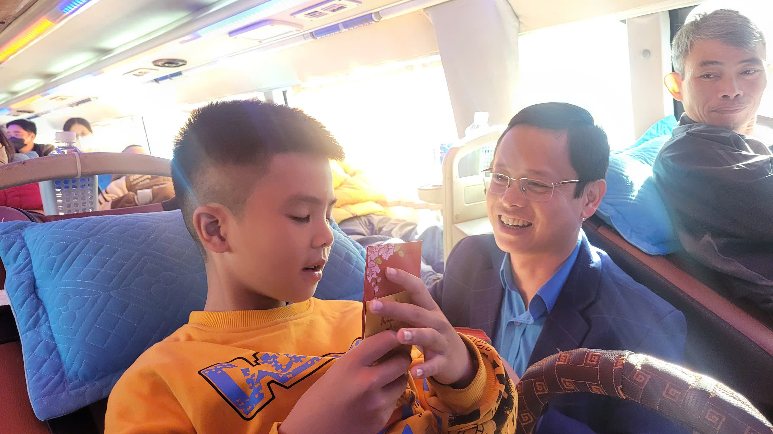 Tấm v&eacute; 0 đồng v&agrave; chuyến xe nghĩa t&igrave;nh hồi hương đ&oacute;n Tết khởi h&agrave;nh từ Gia Lai- Ảnh 4.