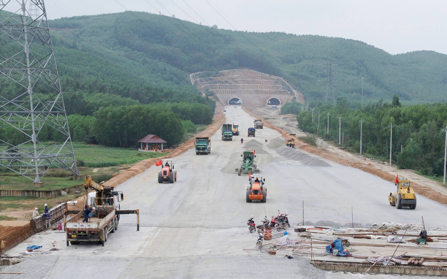 Duy tr&igrave; tốt hệ thống bảo đảm an to&agrave;n tại dự &aacute;n giao th&ocirc;ng dịp tết Nguy&ecirc;n đ&aacute;n