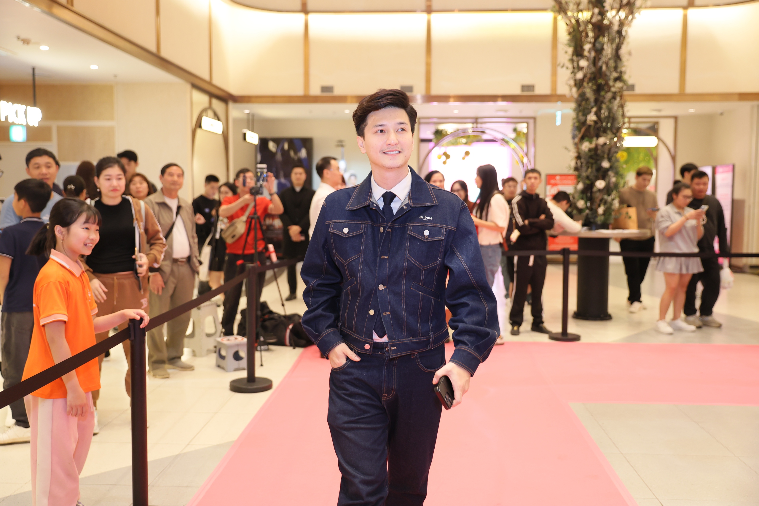 Kaity Nguyễn n&oacute;i về phim Y&ecirc;u nhầm bạn th&acirc;n: Diễn vi&ecirc;n l&agrave; phải diễn- Ảnh 9.