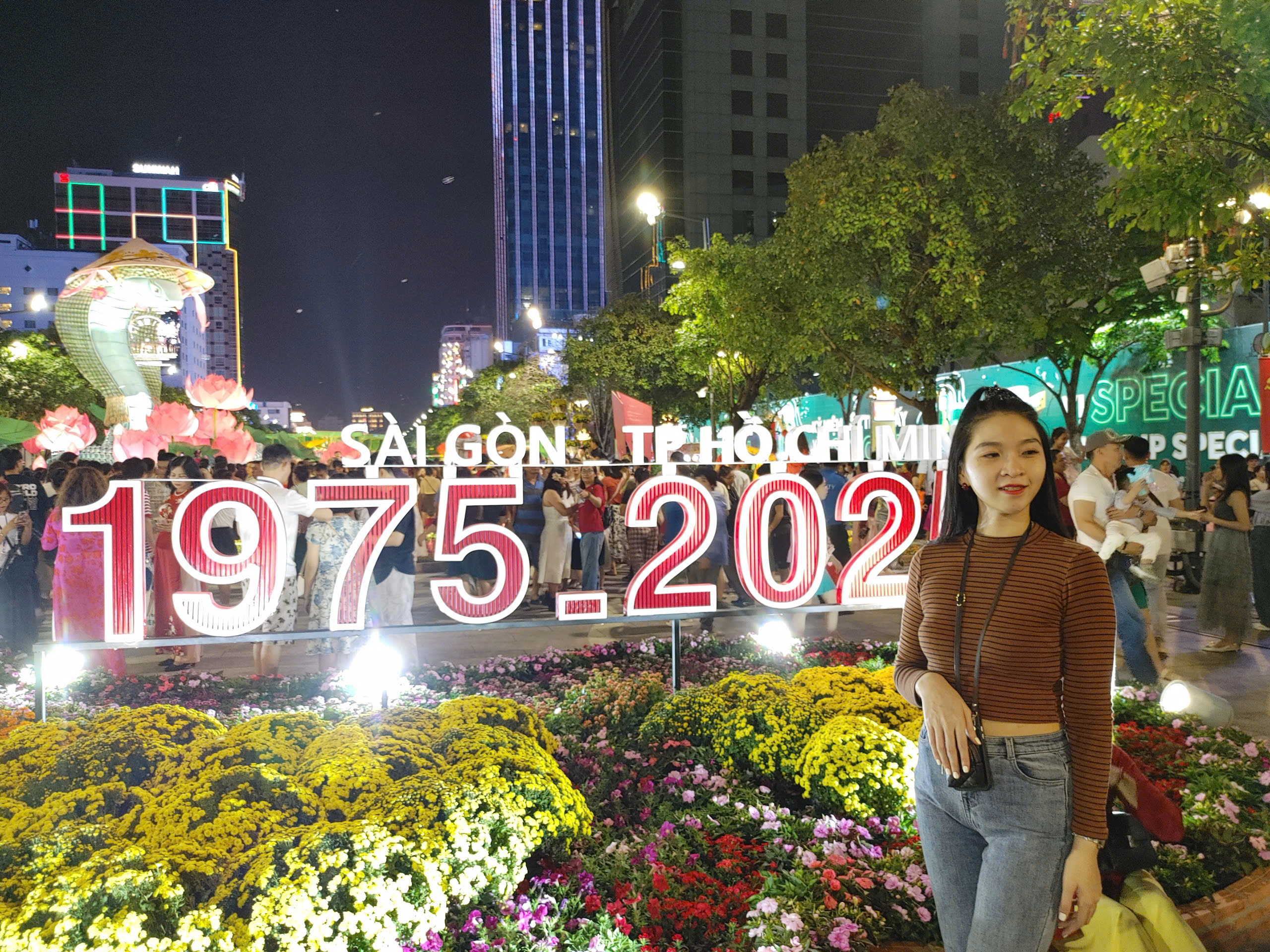 Đường hoa Nguyễn Huệ g&acirc;y ấn tượng với linh vật Rắn c&ocirc;ng phu, đặc sắc- Ảnh 6.