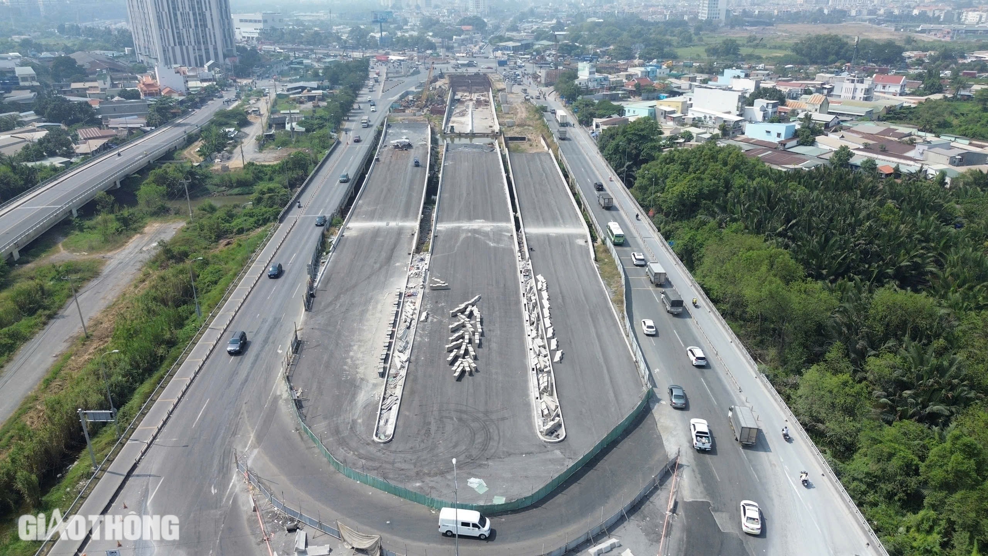 N&uacute;t giao An Ph&uacute; tăng tốc thi c&ocirc;ng xuy&ecirc;n Tết, th&ocirc;ng xe to&agrave;n bộ trong năm 2025- Ảnh 15.