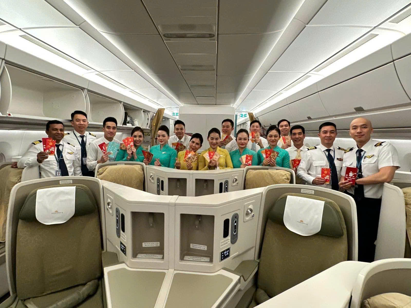 Cơ trưởng Vietnam Airlines kể chuyện đ&oacute;n Tết tr&ecirc;n... trời- Ảnh 2.