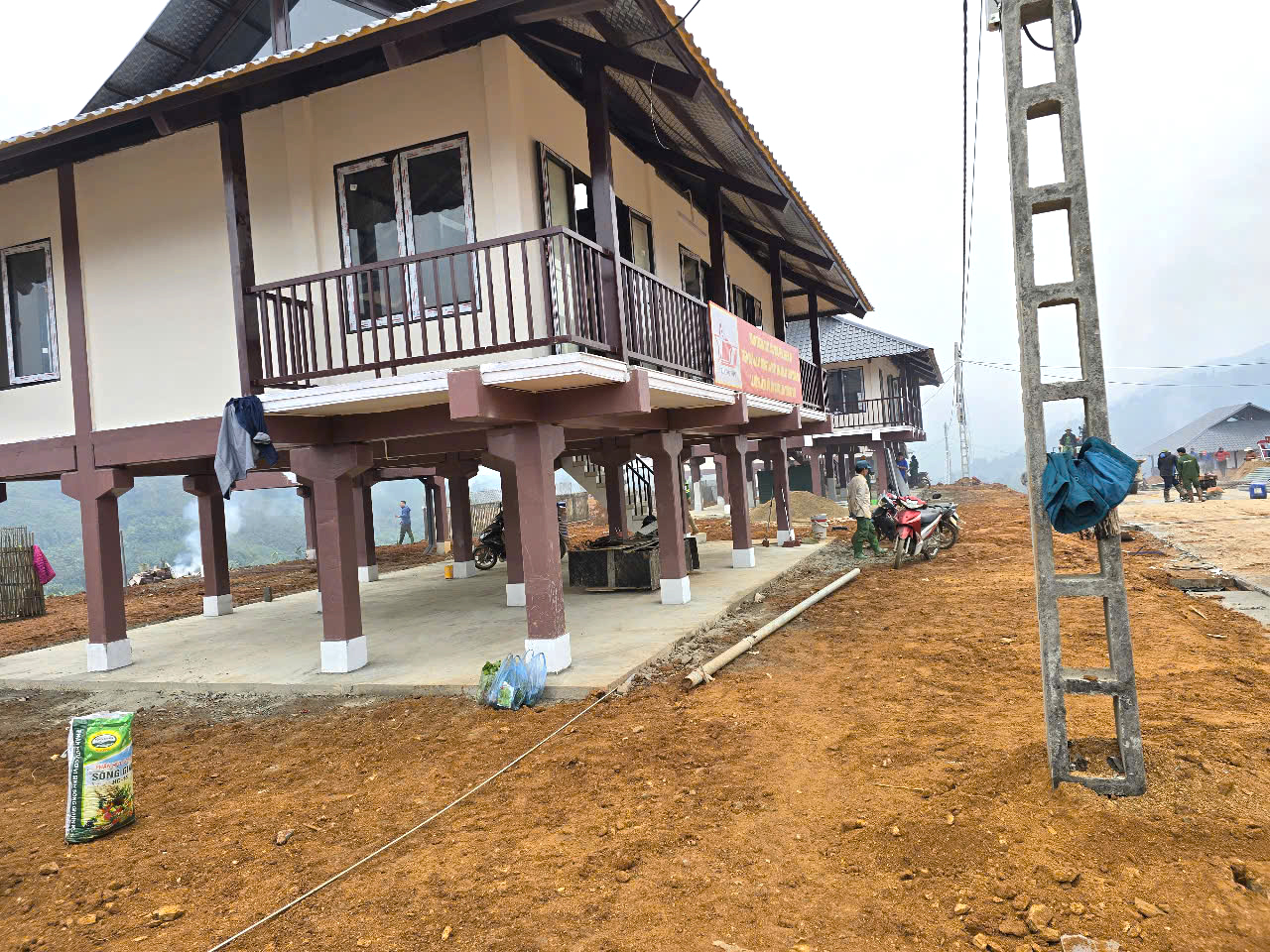 Xu&acirc;n tr&ecirc;n những bản l&agrave;ng &ldquo;sự sống nảy nở từ c&aacute;i chết&rdquo;- Ảnh 4.