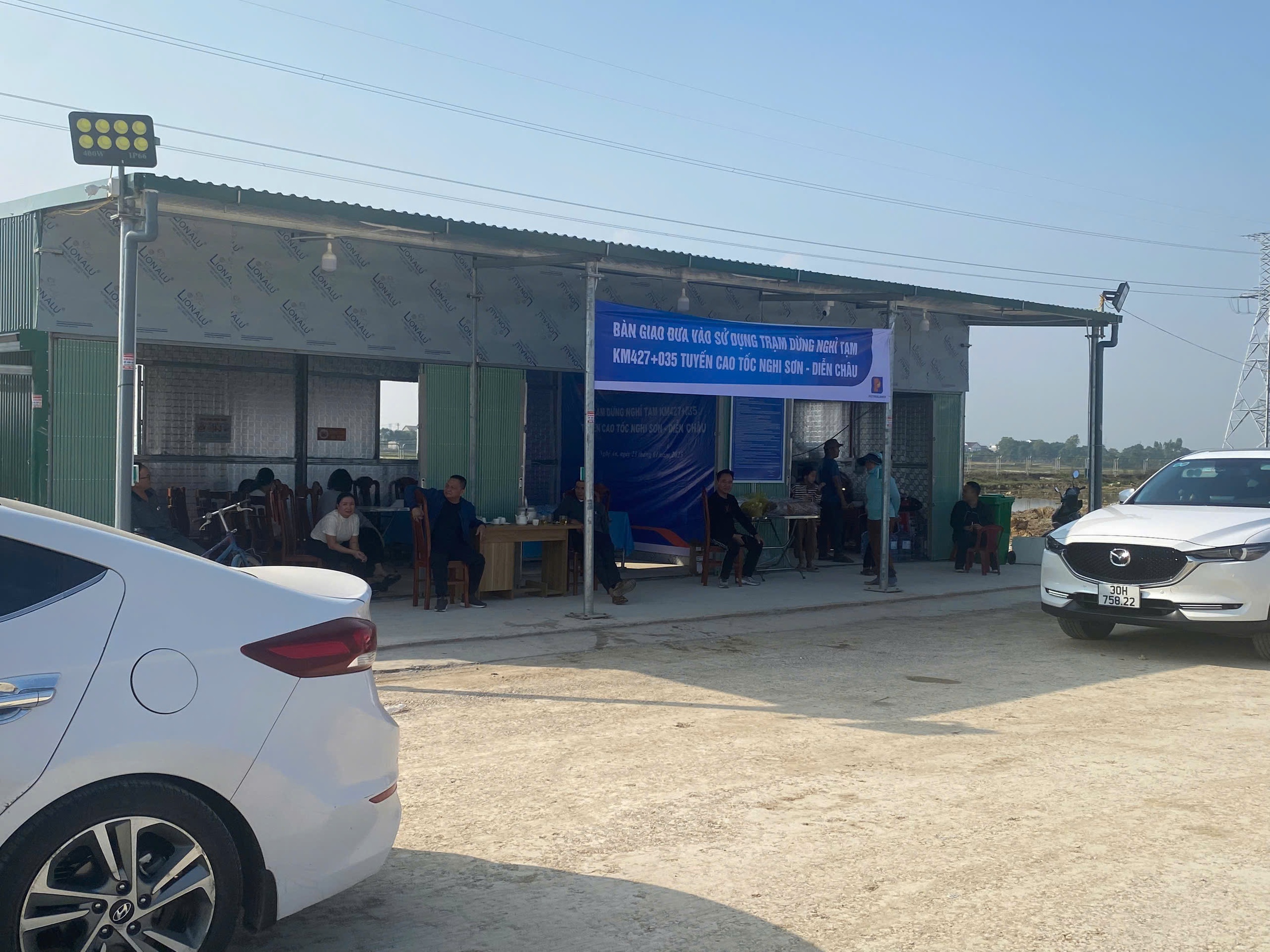 Vận h&agrave;nh trạm dừng nghỉ tạm tr&ecirc;n cao tốc qua địa b&agrave;n Nghệ An- Ảnh 2.