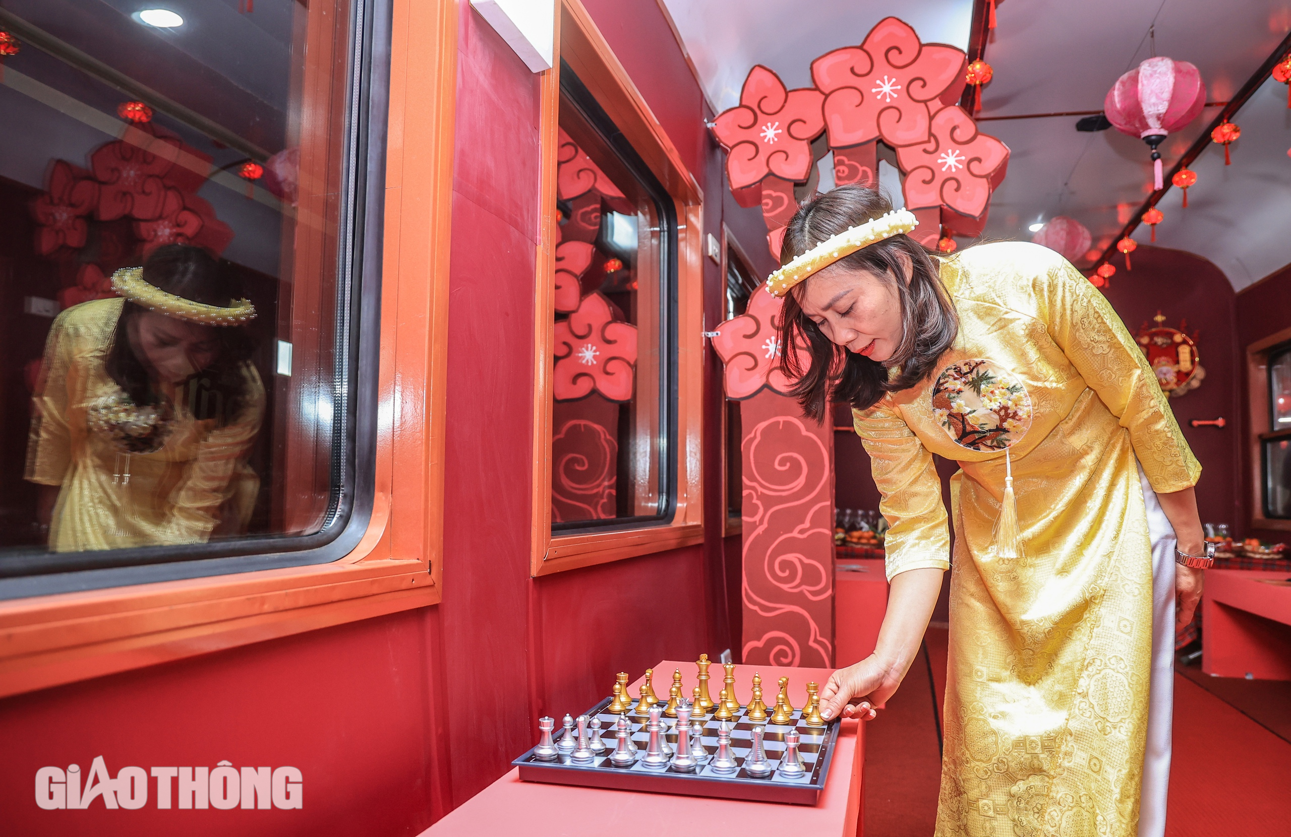 Điều bất ngờ tr&ecirc;n chuyến t&agrave;u xuy&ecirc;n Giao thừa- Ảnh 6.