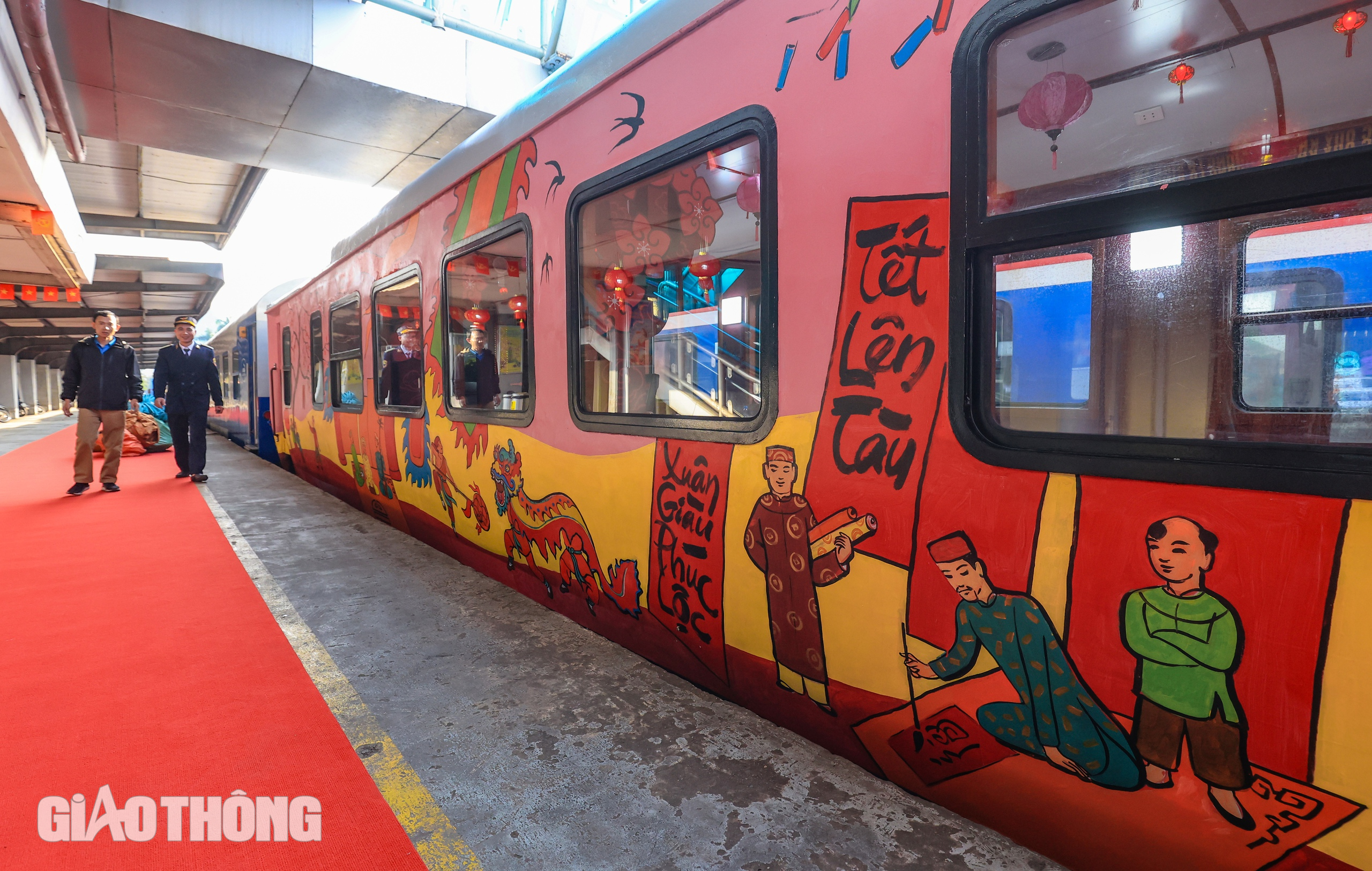 Ngỡ ng&agrave;ng trước &ldquo;Chuyến t&agrave;u Xu&acirc;n&rdquo; độc đ&aacute;o chạy xuy&ecirc;n Giao thừa- Ảnh 3.