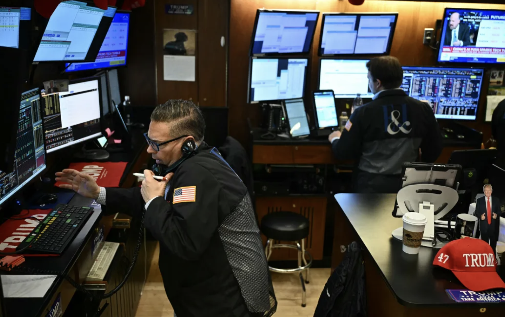 Sự xuất hiện của AI giá rẻ DeepSeek làm rung chuyển ngành công nghệ Mỹ- Ảnh 2. Sự xuất hiện của AI giá rẻ DeepSeek làm rung chuyển ngành công nghệ Mỹ- Ảnh 2.