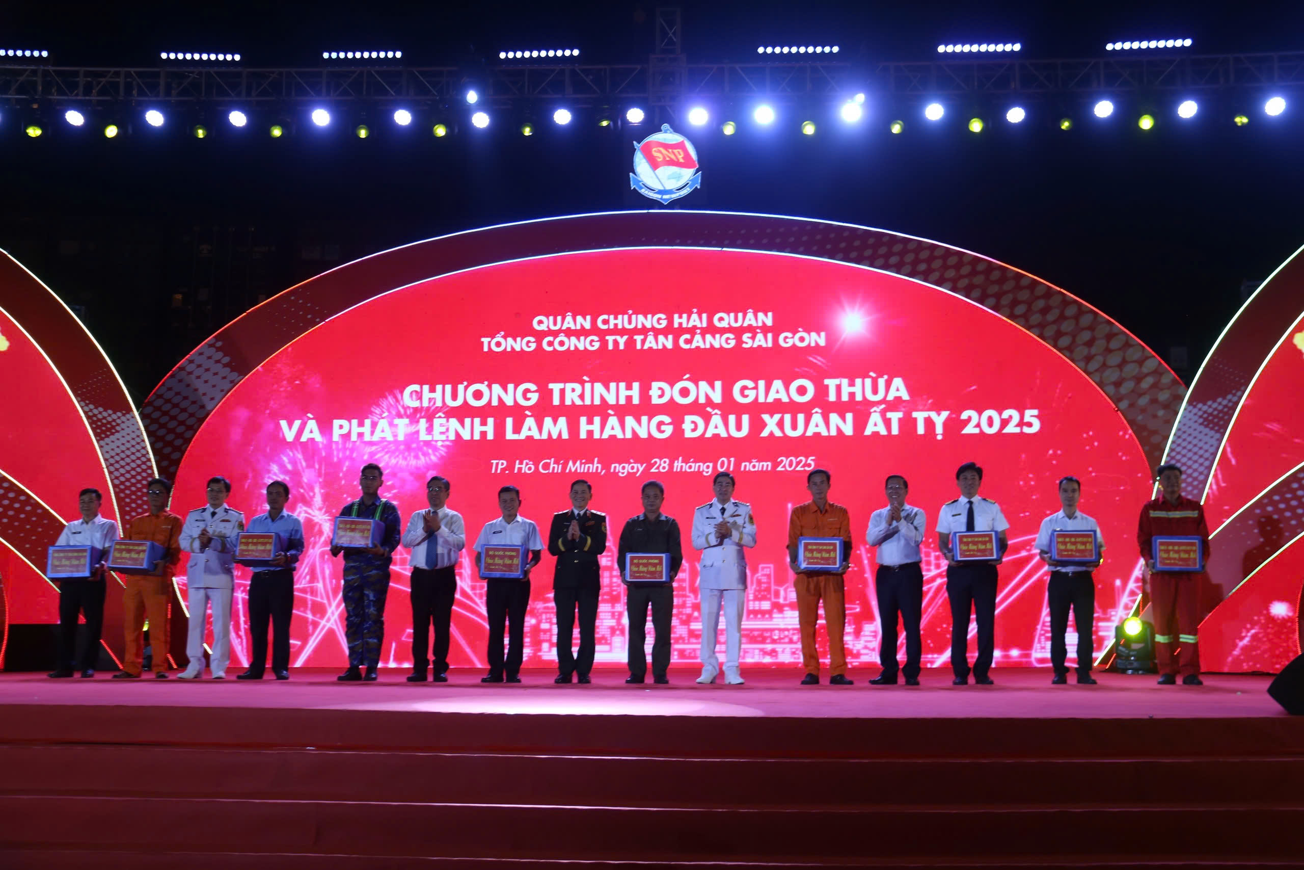 Năm 2024, T&acirc;n cảng S&agrave;i G&ograve;n đạt sản lượng h&agrave;ng, doanh thu, lợi nhuận cao kỷ lục- Ảnh 5.