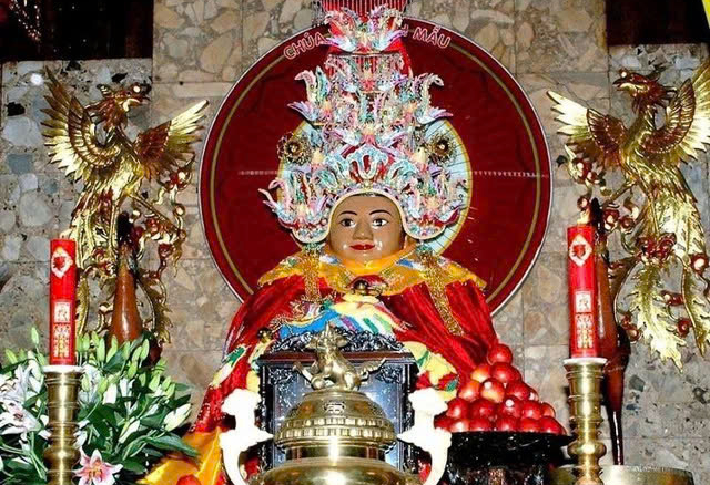 D&ograve;ng người đổ về Khu du lịch N&uacute;i Sam ng&agrave;y đầu năm mới- Ảnh 2.