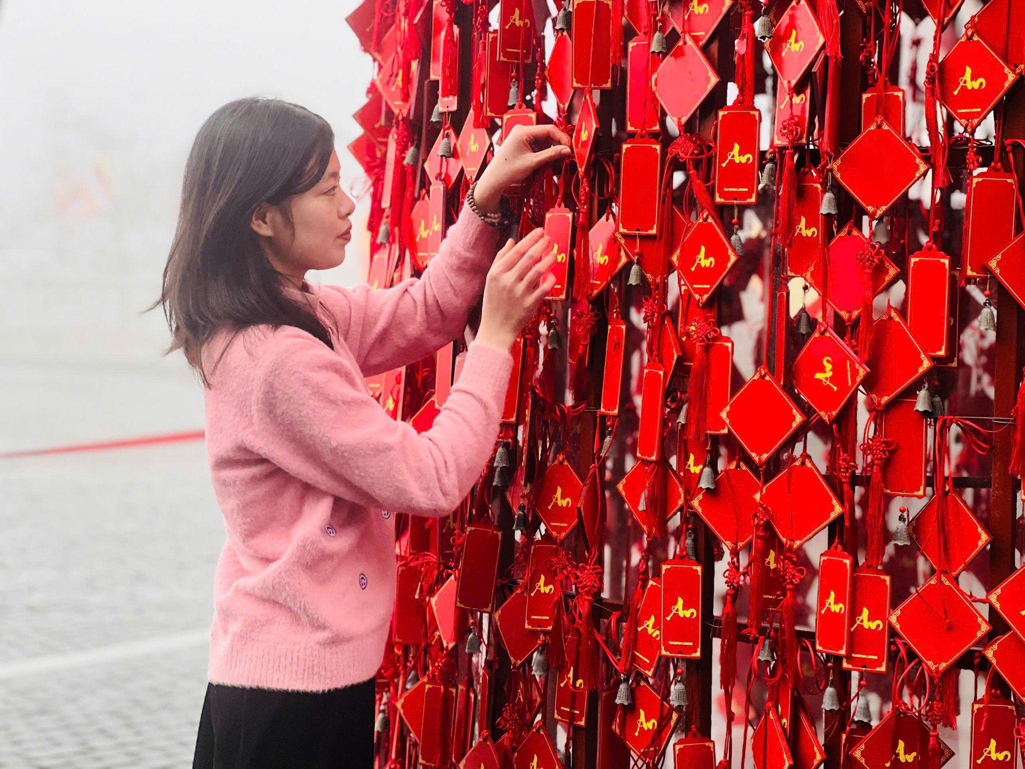 Du kh&aacute;ch l&ecirc;n đỉnh Fansipan treo thẻ cầu an ng&agrave;y m&ugrave;ng 1 Tết- Ảnh 3.