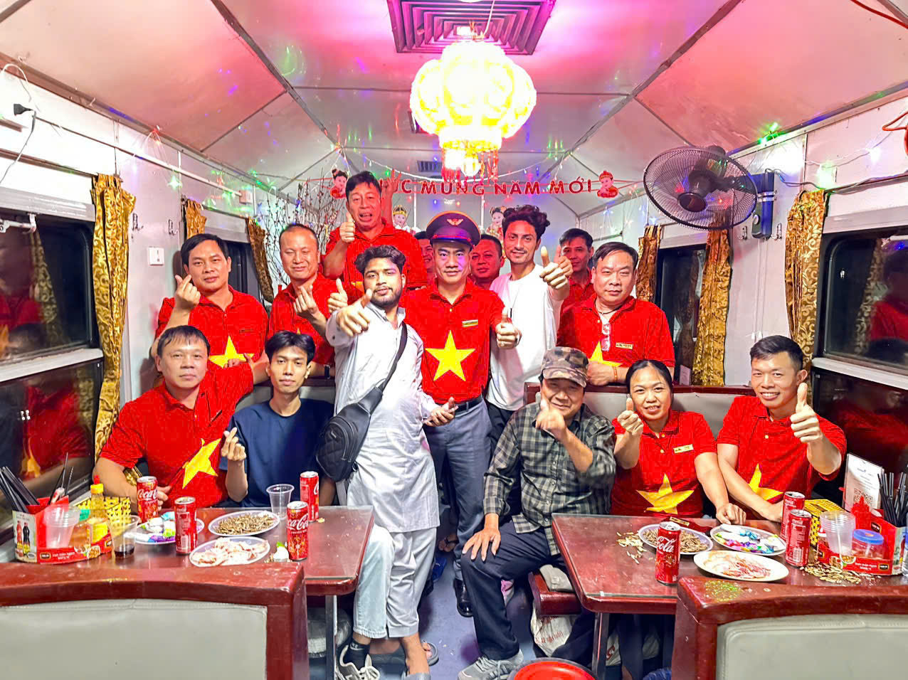 Hương Tết ngập tr&agrave;n tr&ecirc;n những chuyến t&agrave;u Xu&acirc;n- Ảnh 14.