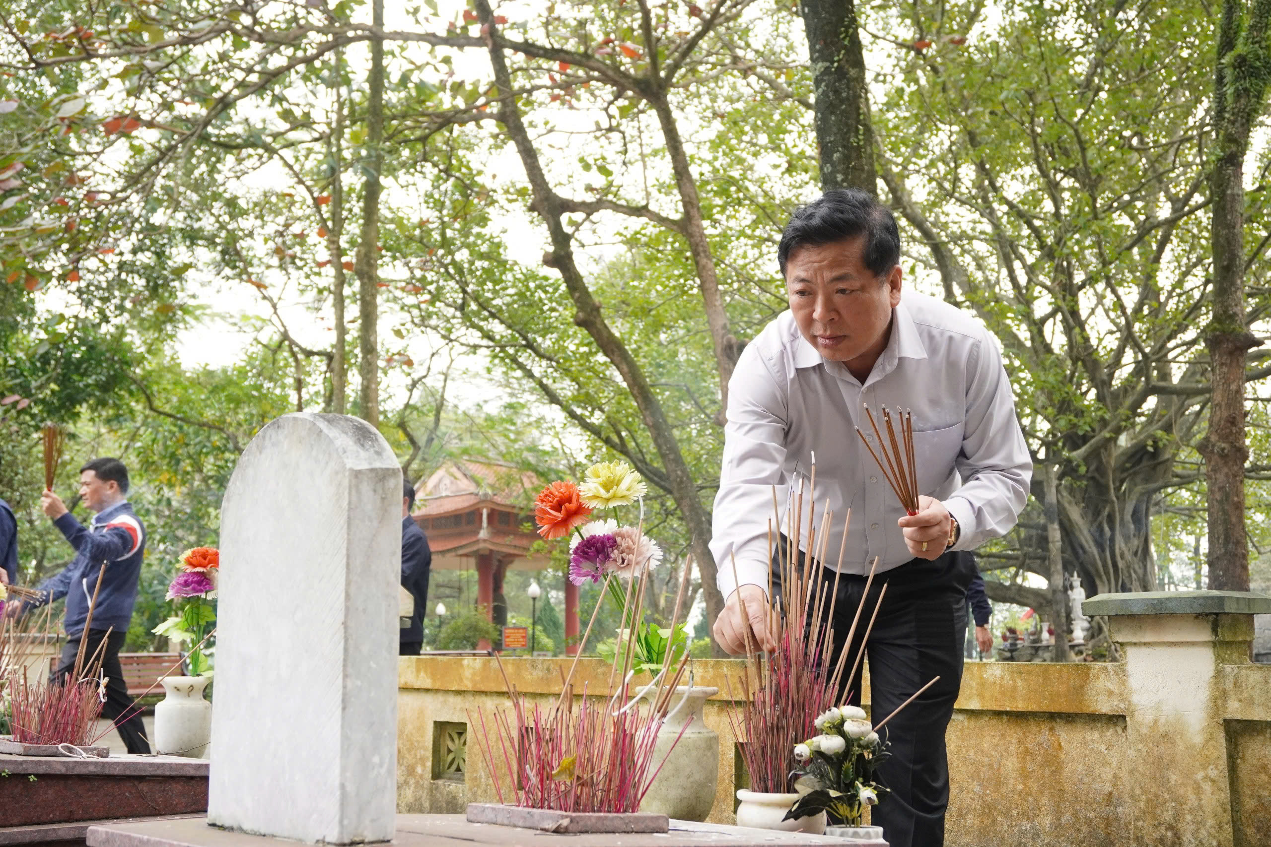 Xử l&yacute; dứt điểm mặt bằng, th&ocirc;ng xe tuyến ch&iacute;nh cao tốc qua Quảng Trị dịp 30/4- Ảnh 7.