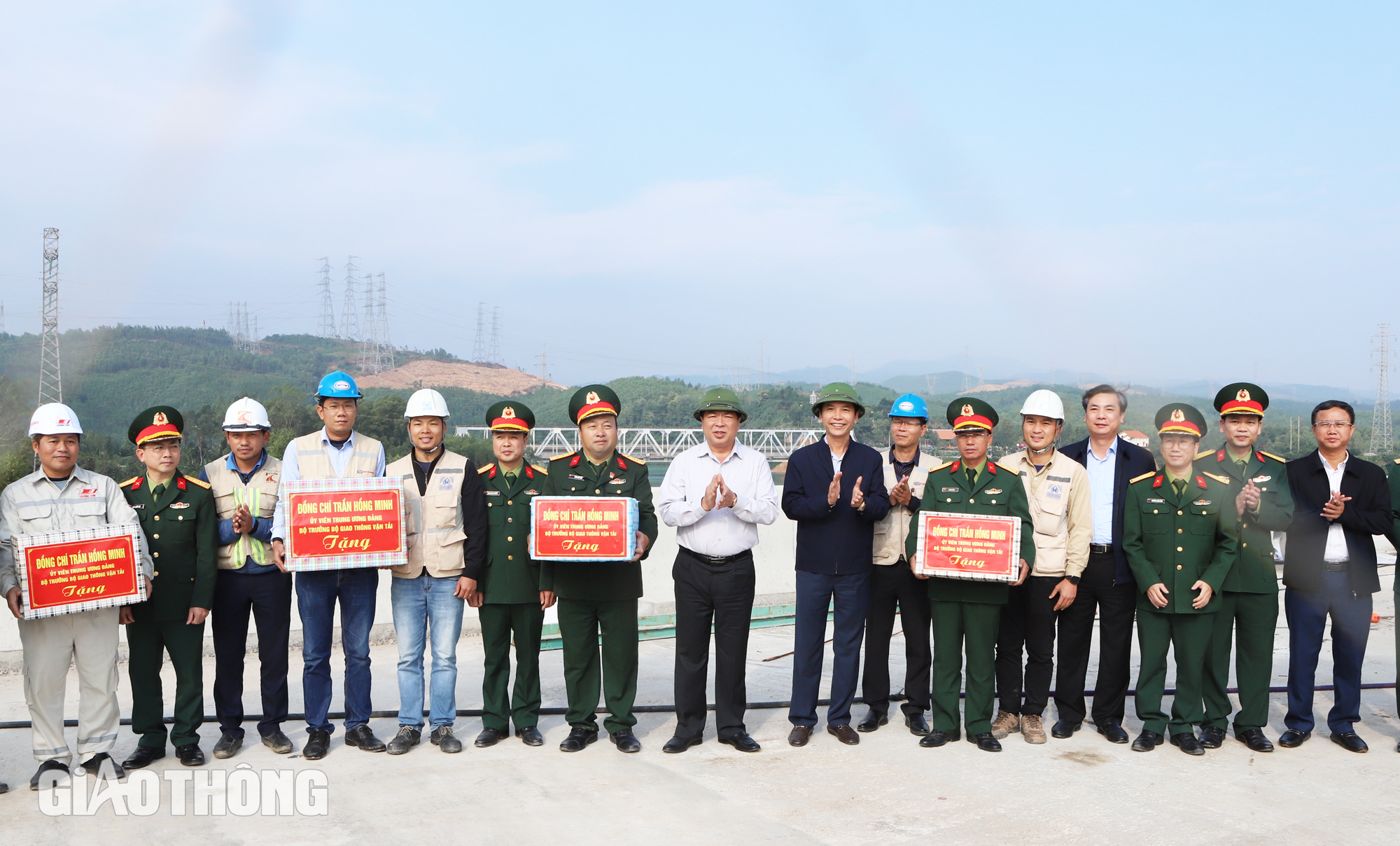 Xử l&yacute; dứt điểm mặt bằng, th&ocirc;ng xe tuyến ch&iacute;nh cao tốc qua Quảng Trị dịp 30/4- Ảnh 3.