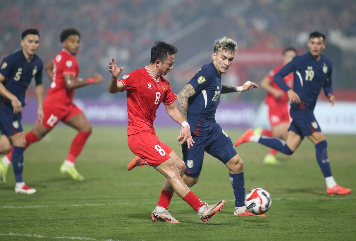 AFF Cup: Nắm lợi thế nhưng tuyển Việt Nam cần đề ph&ograve;ng "vũ kh&iacute;" n&agrave;y của người Th&aacute;i- Ảnh 1.
