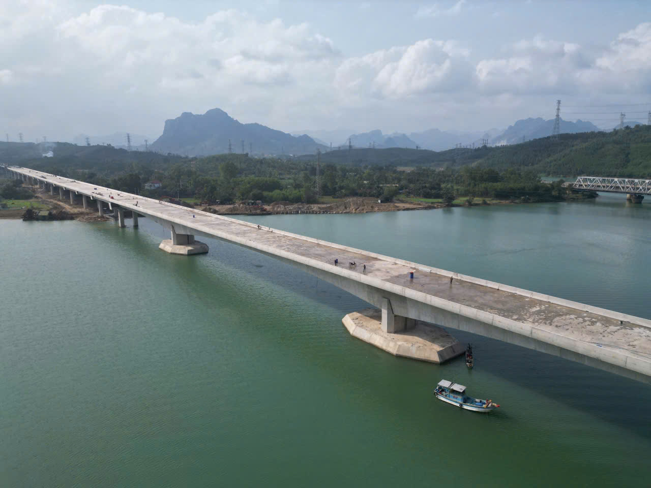 Hậu trường chạy đua l&agrave;m cầu lớn tr&ecirc;n cao tốc Bắc - Nam giai đoạn 2- Ảnh 1.