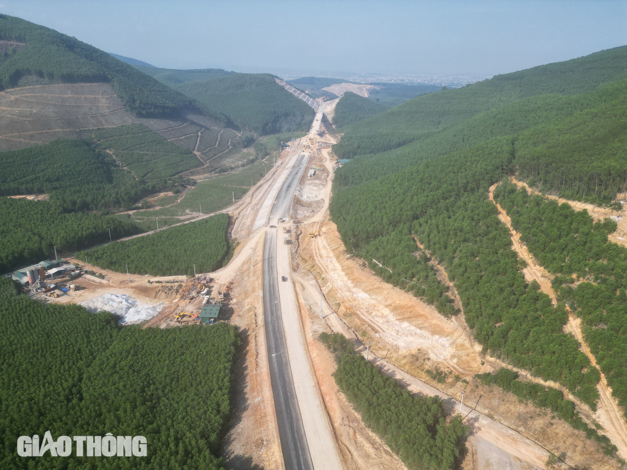 Tết kh&ocirc;ng nghỉ tr&ecirc;n c&ocirc;ng trường cao tốc- Ảnh 8.