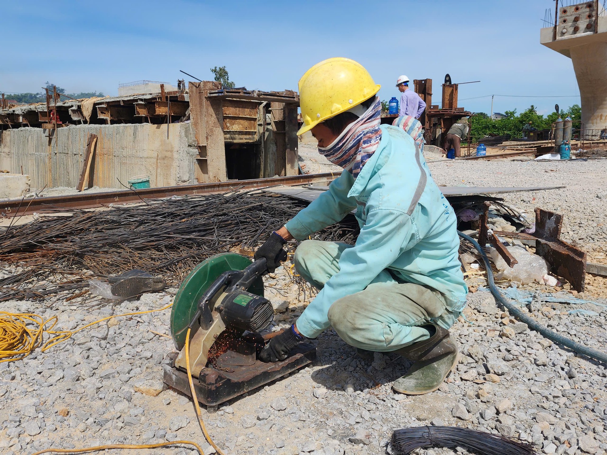 Tết kh&ocirc;ng nghỉ tr&ecirc;n c&ocirc;ng trường cao tốc- Ảnh 5.