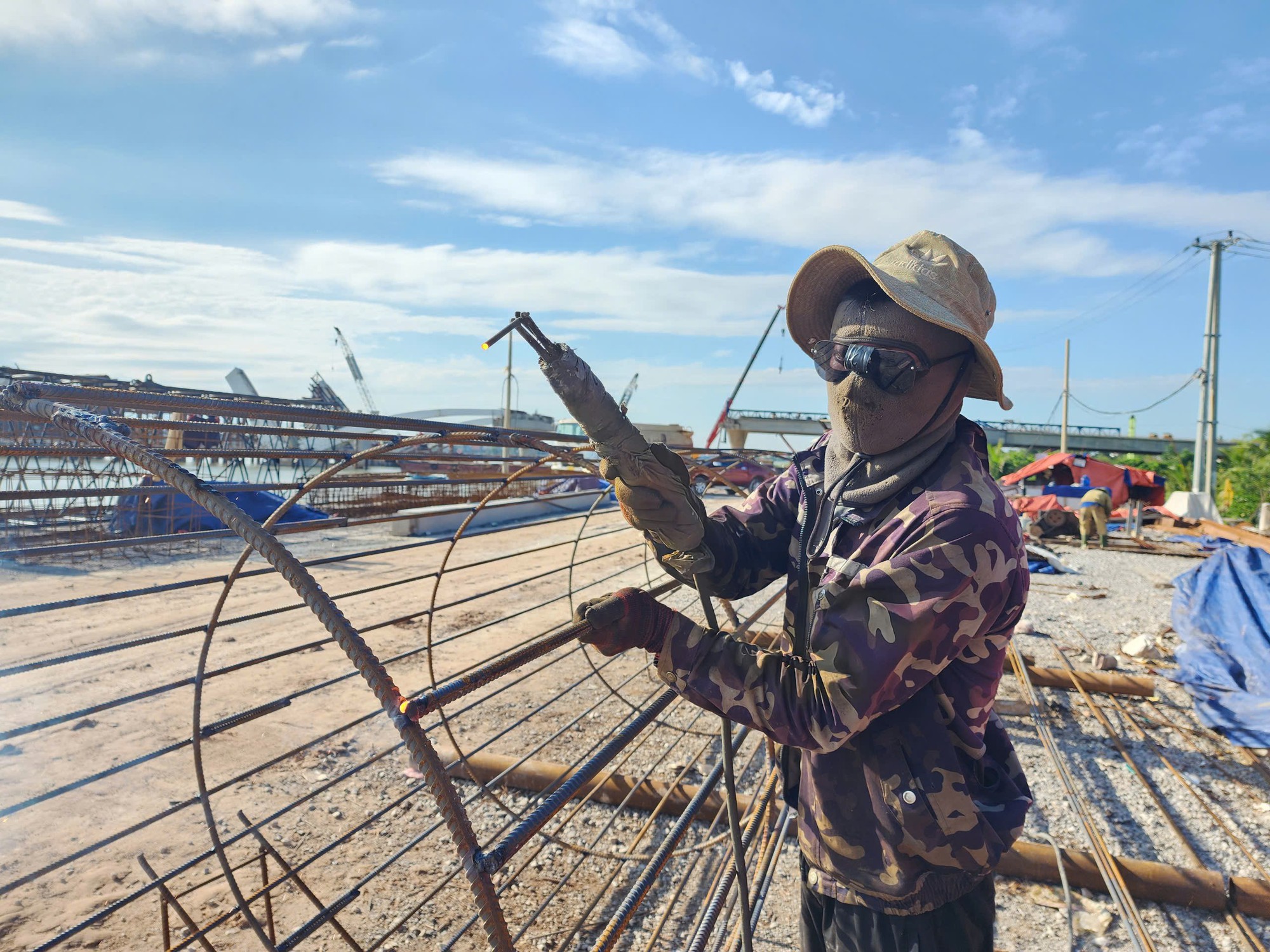 Tết kh&ocirc;ng nghỉ tr&ecirc;n c&ocirc;ng trường cao tốc- Ảnh 9.