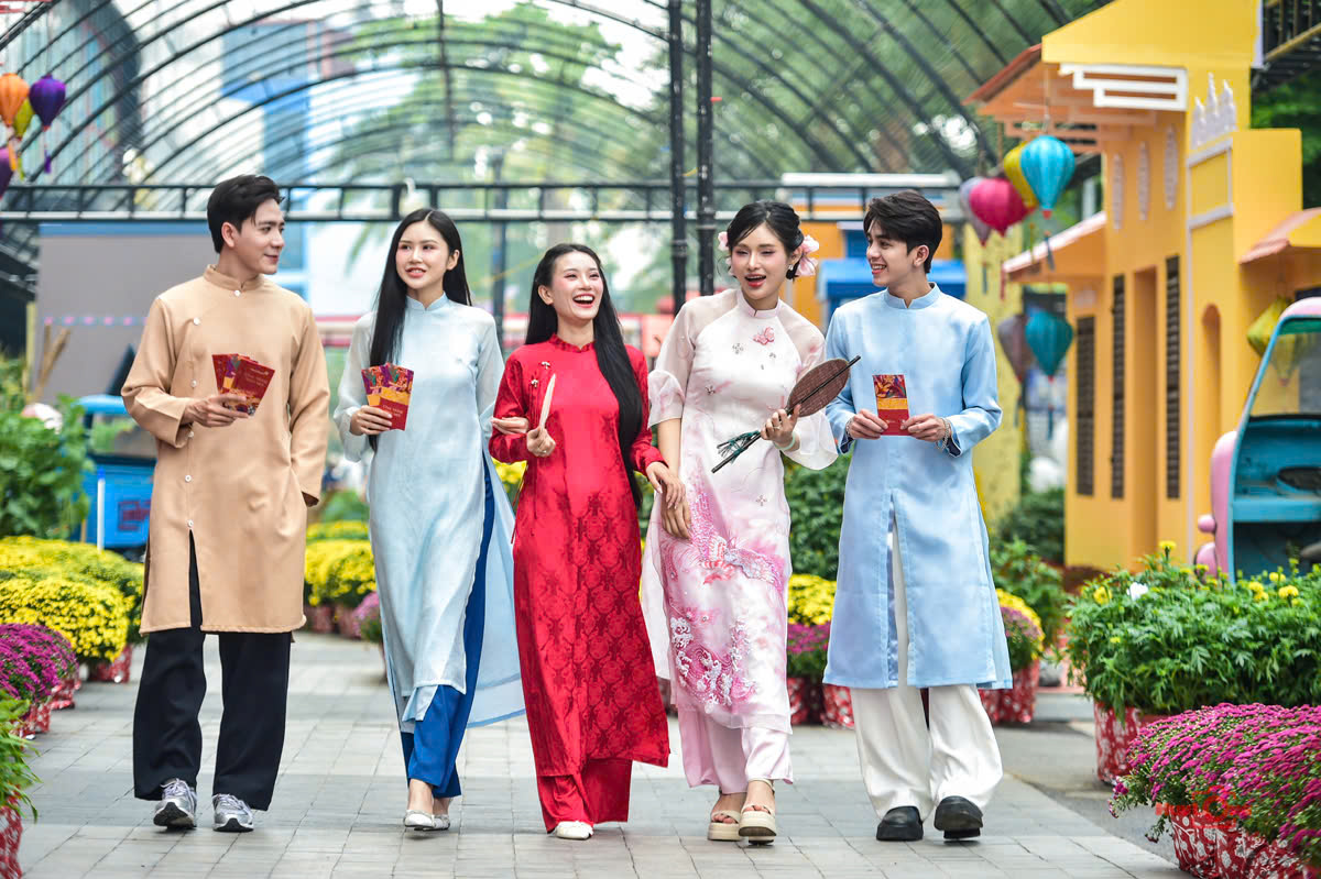 C&aacute;c điểm vui chơi TP.HCM h&uacute;t kh&aacute;ch dịp tết Ất Tỵ- Ảnh 1.