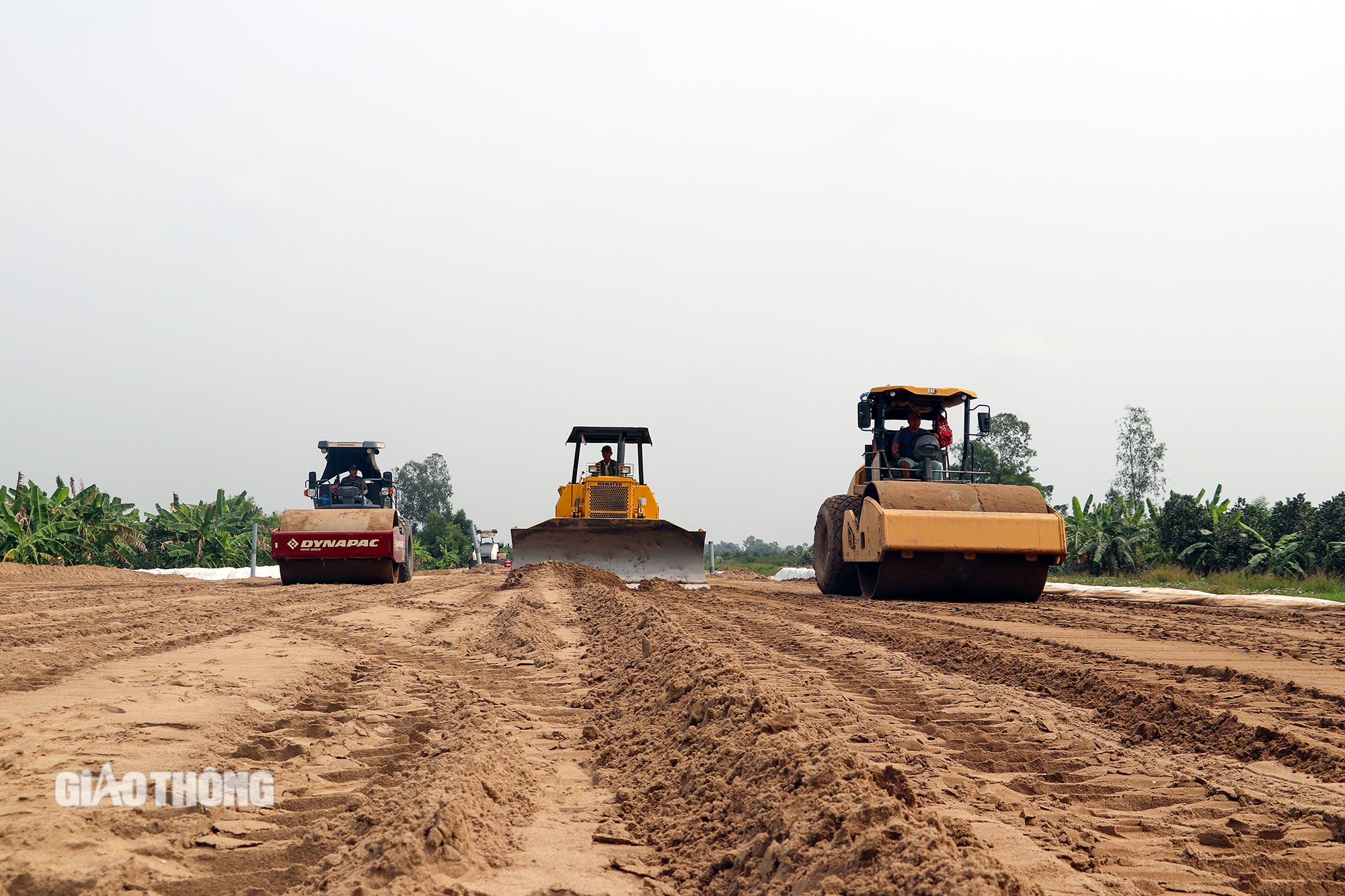 Xu&acirc;n tr&ecirc;n hai đại c&ocirc;ng trường cao tốc miền T&acirc;y- Ảnh 3.