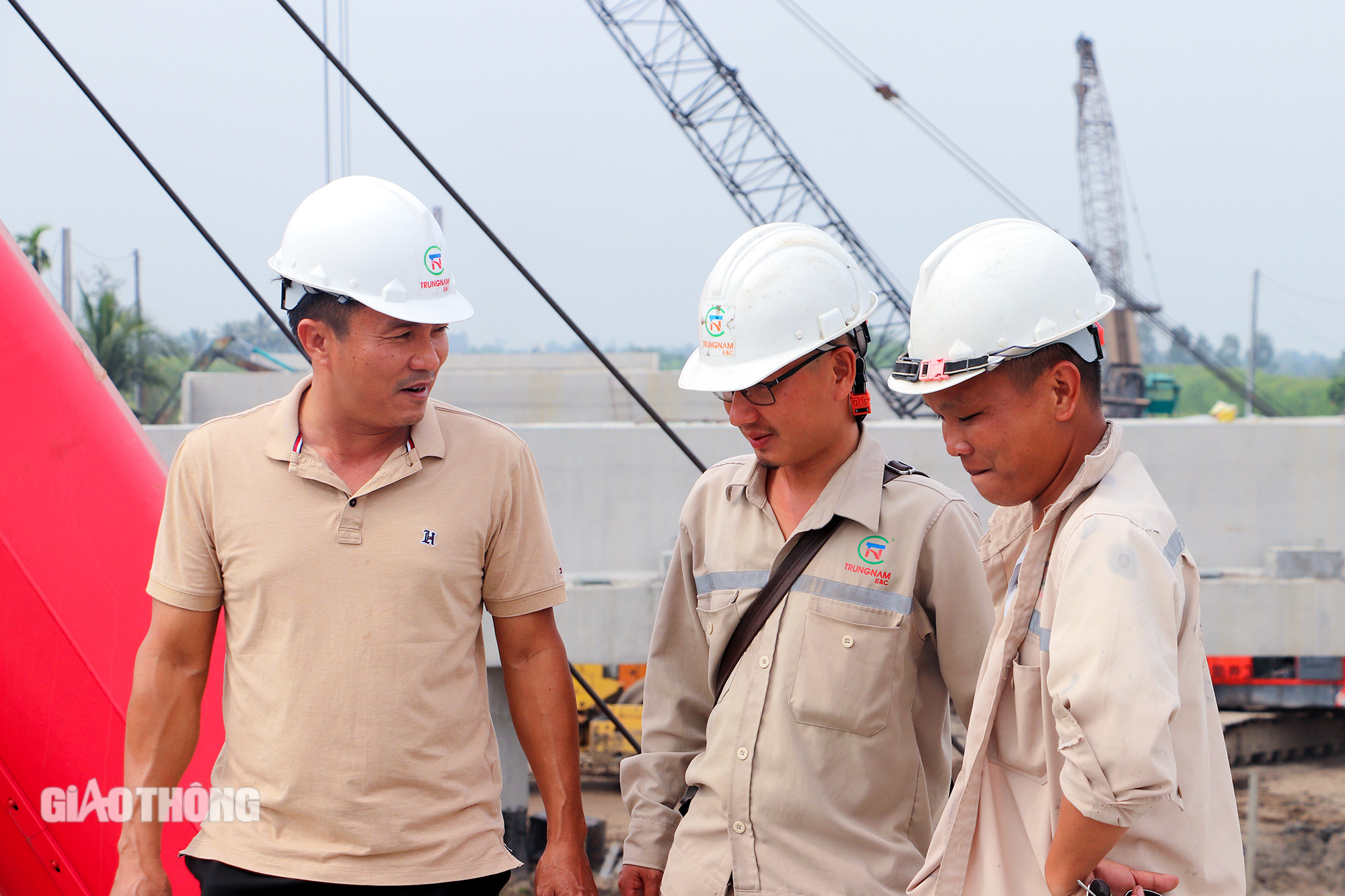 Xu&acirc;n tr&ecirc;n hai đại c&ocirc;ng trường cao tốc miền T&acirc;y- Ảnh 2.