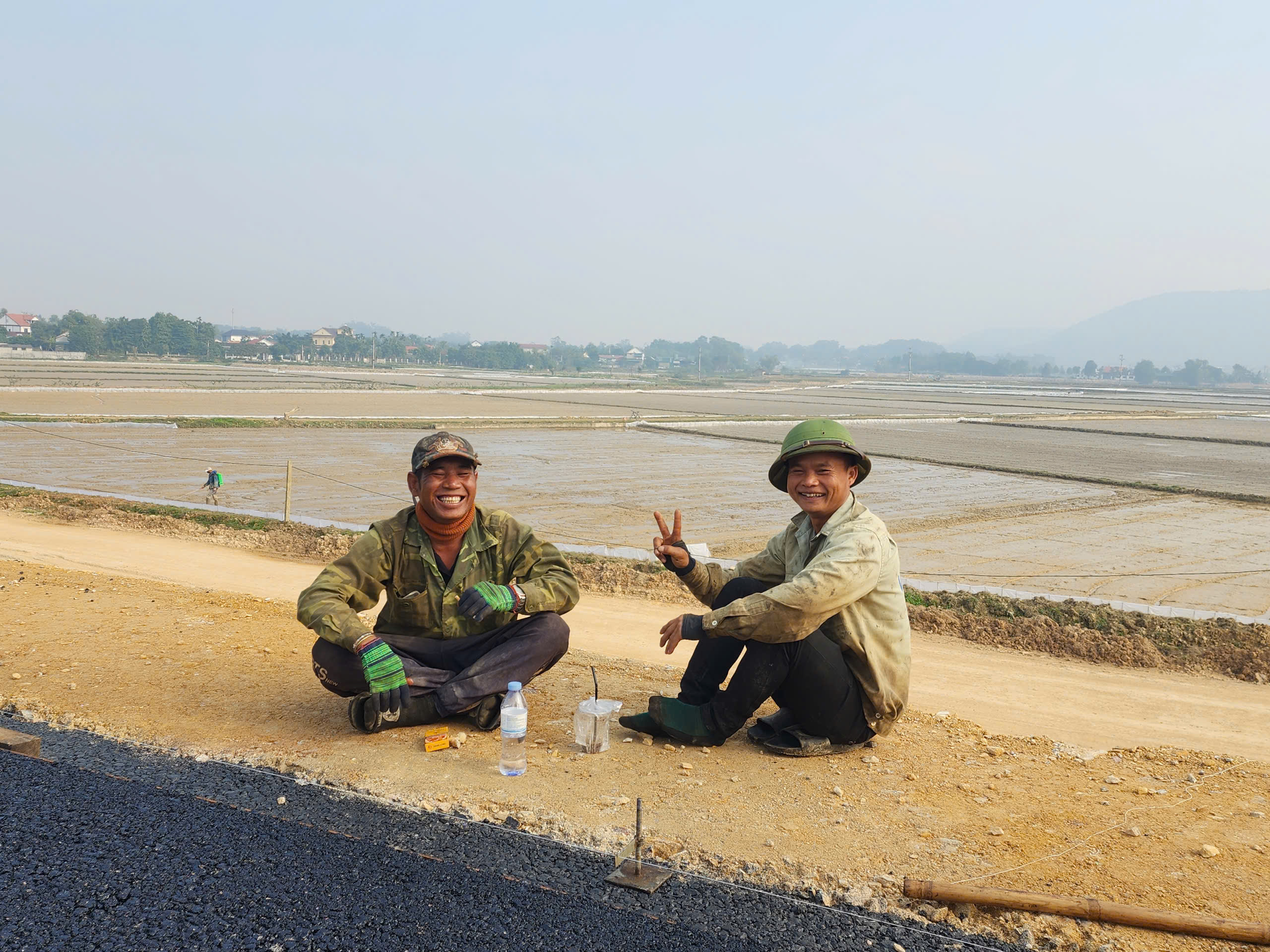 Tết kh&ocirc;ng nghỉ tr&ecirc;n c&ocirc;ng trường cao tốc- Ảnh 11.