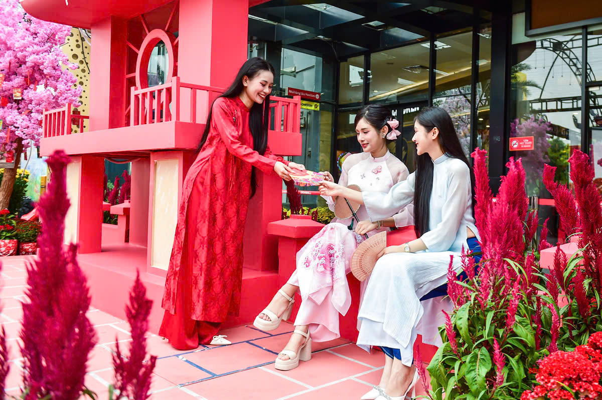 C&aacute;c điểm vui chơi TP.HCM h&uacute;t kh&aacute;ch dịp tết Ất Tỵ- Ảnh 4.