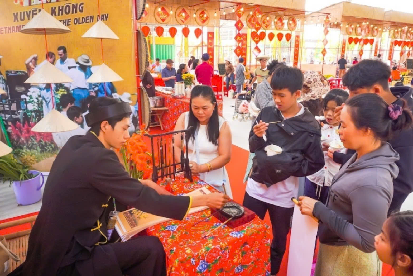 C&aacute;c điểm vui chơi TP.HCM h&uacute;t kh&aacute;ch dịp tết Ất Tỵ- Ảnh 12.