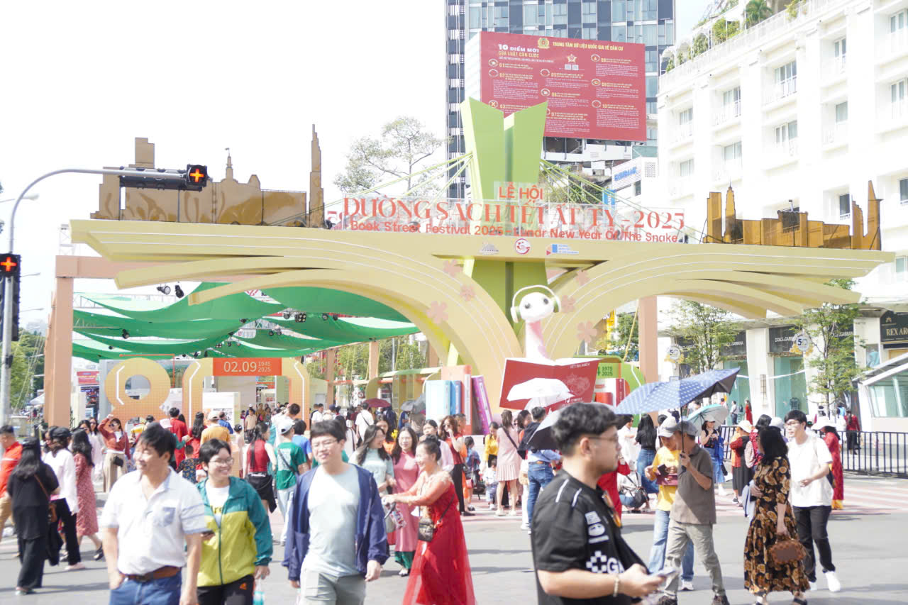 C&aacute;c điểm vui chơi TP.HCM h&uacute;t kh&aacute;ch dịp tết Ất Tỵ- Ảnh 7.