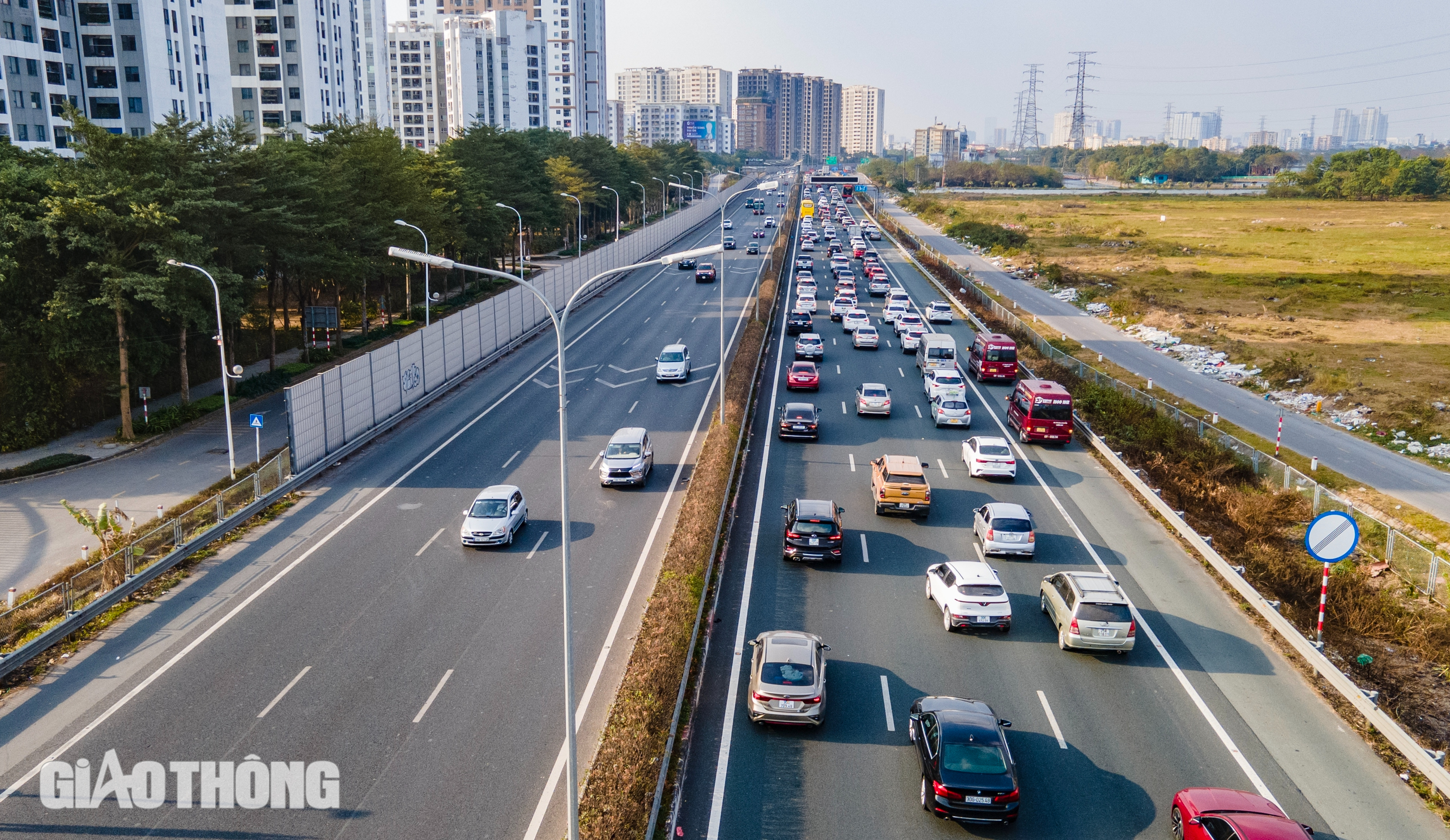Cao tốc Ph&aacute;p V&acirc;n - Cầu Giẽ &ugrave;n ứ k&eacute;o d&agrave;i chiều m&ugrave;ng 3 Tết- Ảnh 5.