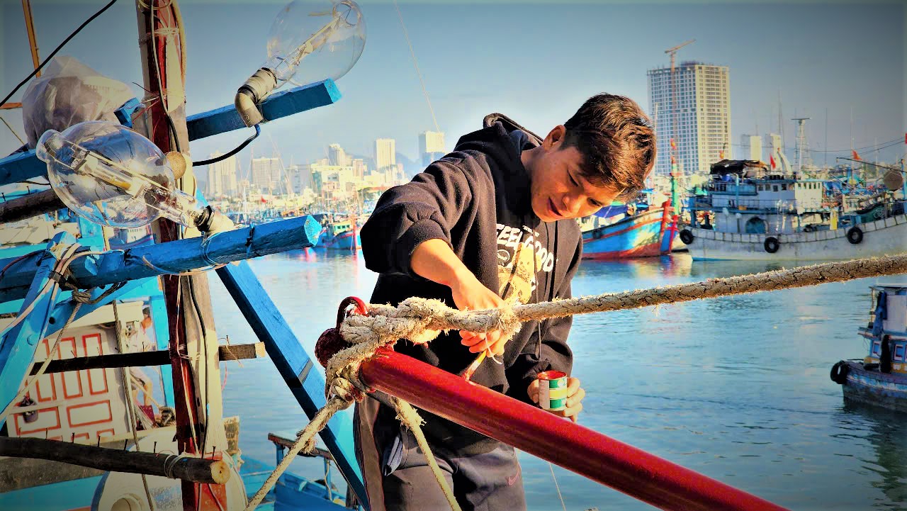 Hơn 100 t&agrave;u c&aacute; Kh&aacute;nh H&ograve;a vươn khơi, b&aacute;m biển xuy&ecirc;n Tết- Ảnh 1.