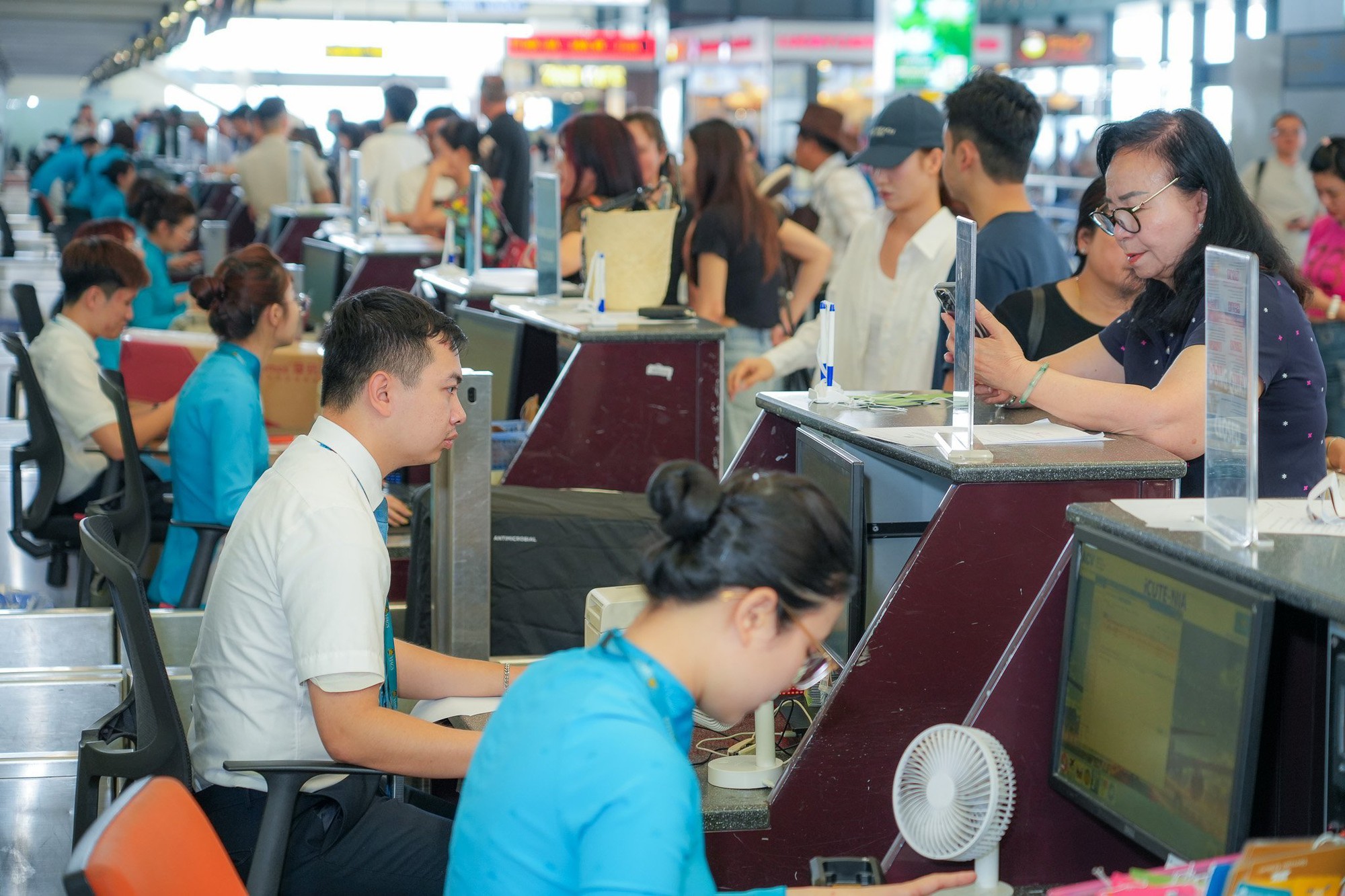 Nhiều chuyến bay dịp Tết đ&atilde; k&iacute;n chỗ- Ảnh 1.