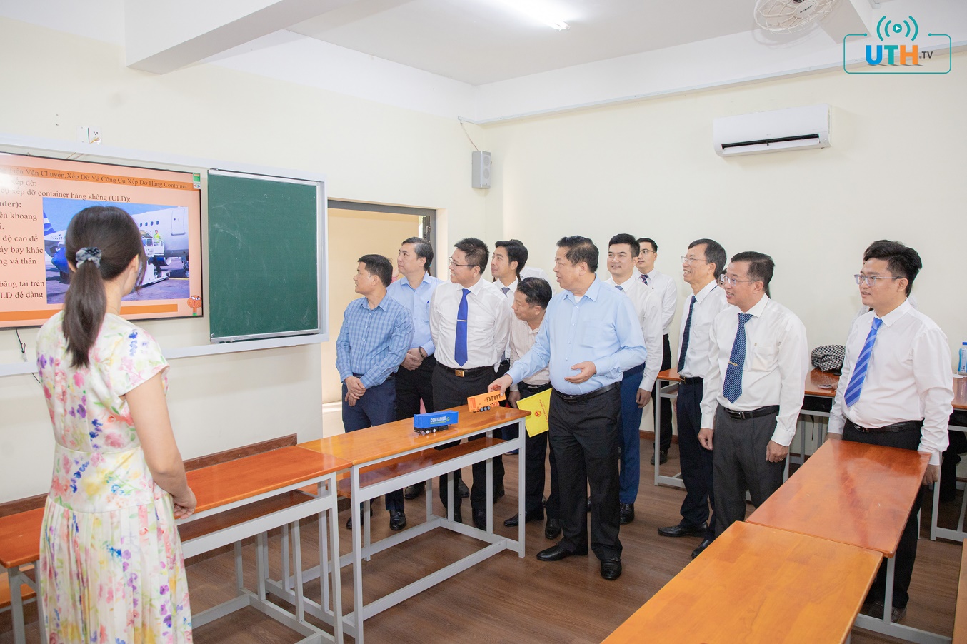 Bộ trưởng Trần Hồng Minh: Cần tập trung đ&agrave;o tạo nh&acirc;n lực đường sắt tốc độ cao- Ảnh 3.