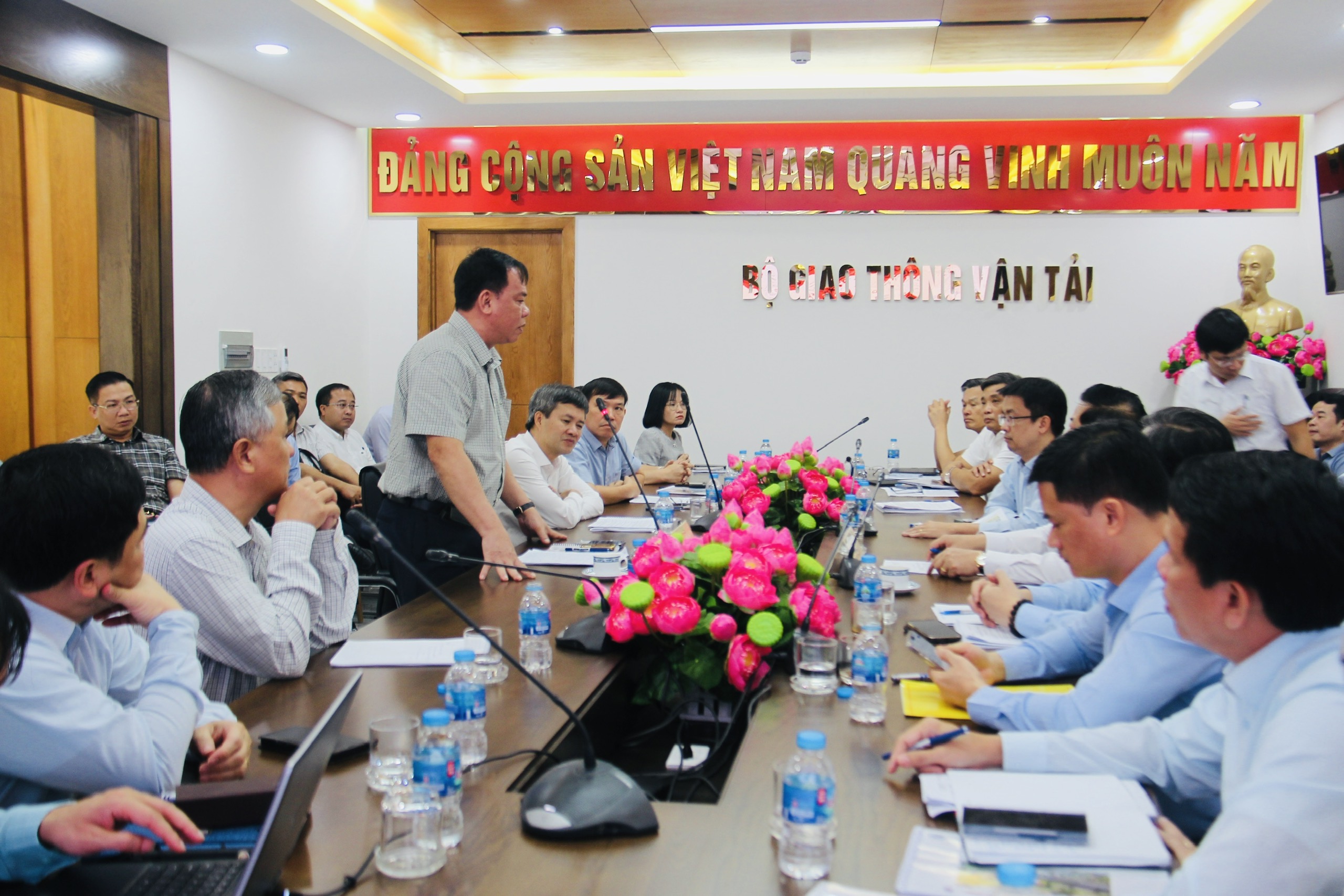 Gỡ vướng mặt bằng, vật liệu, đảm bảo tiến độ c&aacute;c tuyến cao tốc qua Đồng Nai- Ảnh 1.