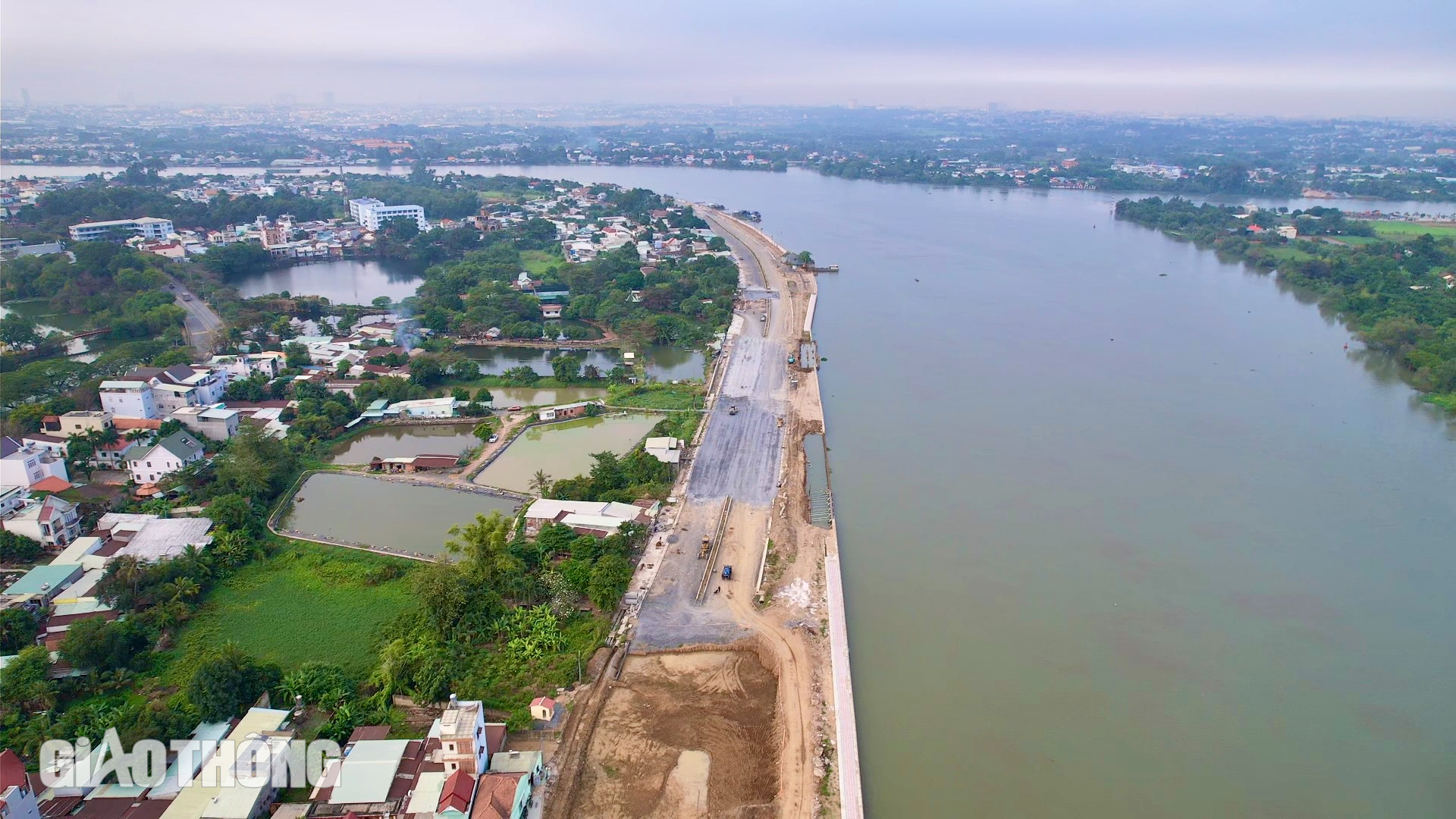 Có 99% mặt bằng, đường ven sông Đồng Nai tăng tốc vào chặng đua cuối- Ảnh 1. Có 99% mặt bằng, đường ven sông Đồng Nai tăng tốc vào chặng đua cuối- Ảnh 1.