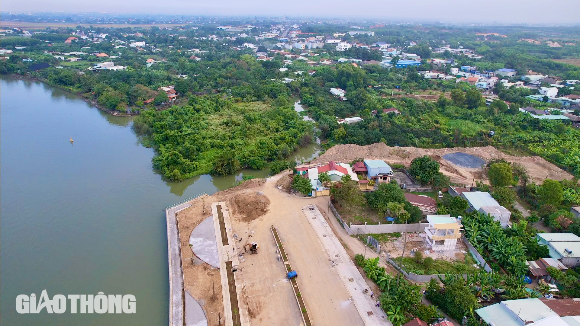 Có 99% mặt bằng, đường ven sông Đồng Nai tăng tốc vào chặng đua cuối- Ảnh 9. Có 99% mặt bằng, đường ven sông Đồng Nai tăng tốc vào chặng đua cuối- Ảnh 9.