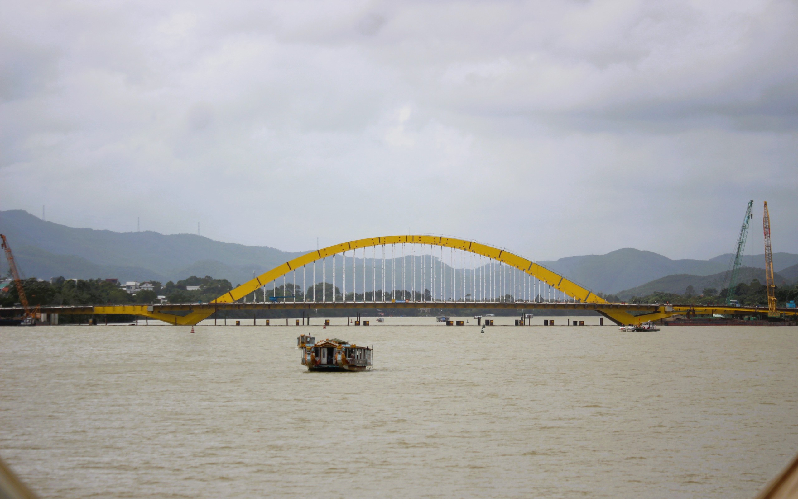 Chốt thời gian th&ocirc;ng tuyến cầu v&ograve;m th&eacute;p khủng ở Huế v&agrave;o cuối th&aacute;ng 3- Ảnh 1.