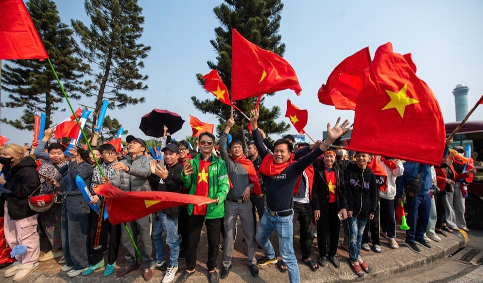 Đội tuyển Việt Nam mang vinh quang về nước, triệu trái tim đón chờ- Ảnh 12. Đội tuyển Việt Nam mang vinh quang về nước, triệu trái tim đón chờ- Ảnh 12.