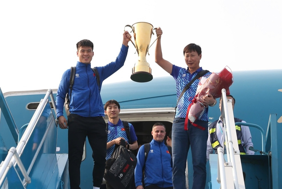 Đội tuyển Việt Nam mang vinh quang về nước, triệu trái tim đón chờ- Ảnh 11. Đội tuyển Việt Nam mang vinh quang về nước, triệu trái tim đón chờ- Ảnh 11.