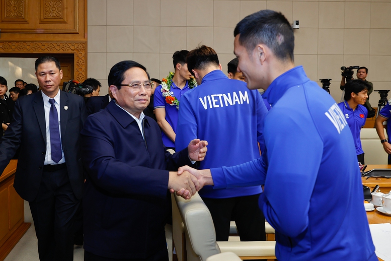 Thủ tướng: B&oacute;ng đ&aacute; Việt Nam đặt mục ti&ecirc;u v&ocirc; địch ch&acirc;u &Aacute;, tham dự World Cup- Ảnh 6.
