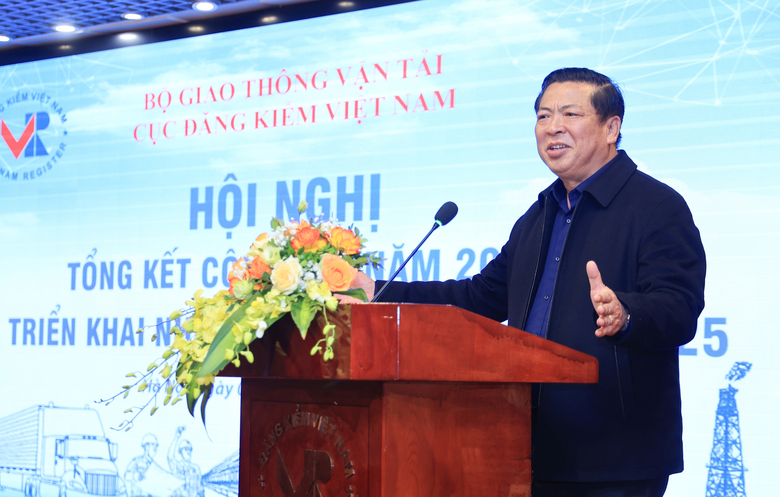 Bộ trưởng GTVT: Thiếu nh&acirc;n lực nhưng Đăng kiểm vẫn ho&agrave;n th&agrave;nh khối lượng c&ocirc;ng việc lớn- Ảnh 1.