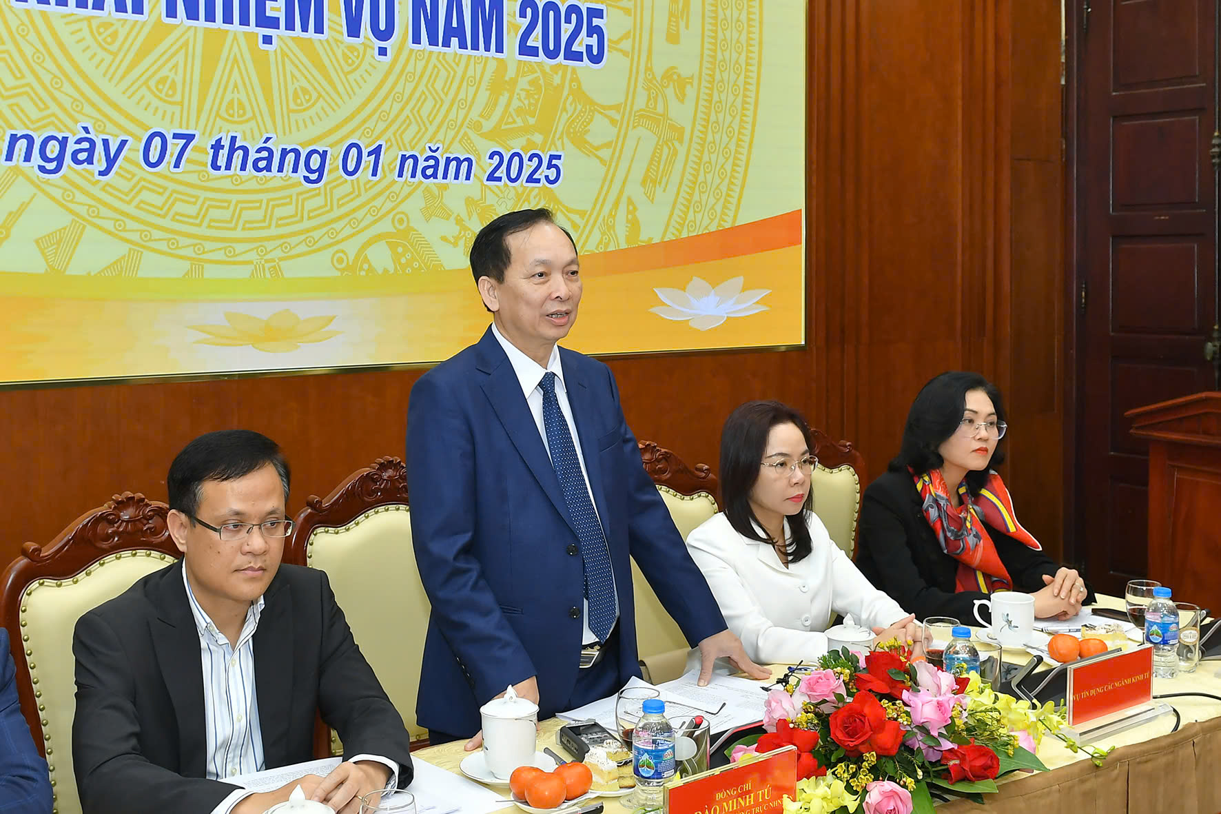 Tăng 15,08% trong năm 2024, t&iacute;n dụng to&agrave;n ng&agrave;nh ng&acirc;n h&agrave;ng vượt mục ti&ecirc;u- Ảnh 2.