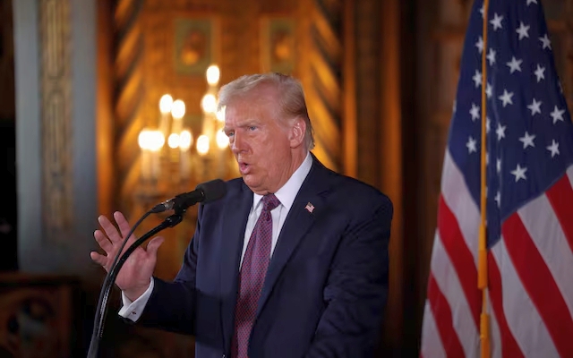 &Ocirc;ng Trump &uacute;p mở khả năng d&ugrave;ng vũ lực, kinh tế kiểm so&aacute;t k&ecirc;nh đ&agrave;o Panama, Greenland