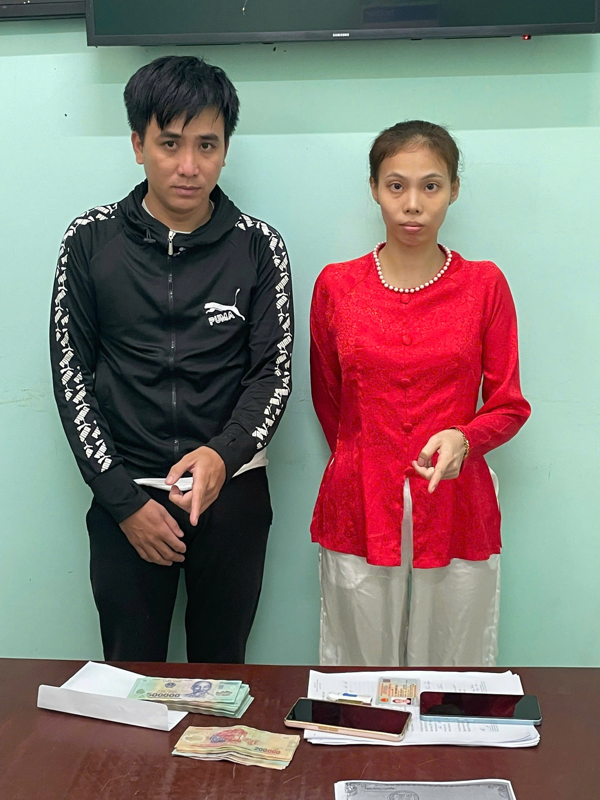Ki&ecirc;n Giang: Vợ b&agrave;y mưu tống tiền người t&igrave;nh của chồng bằng clip n&oacute;ng- Ảnh 1.
