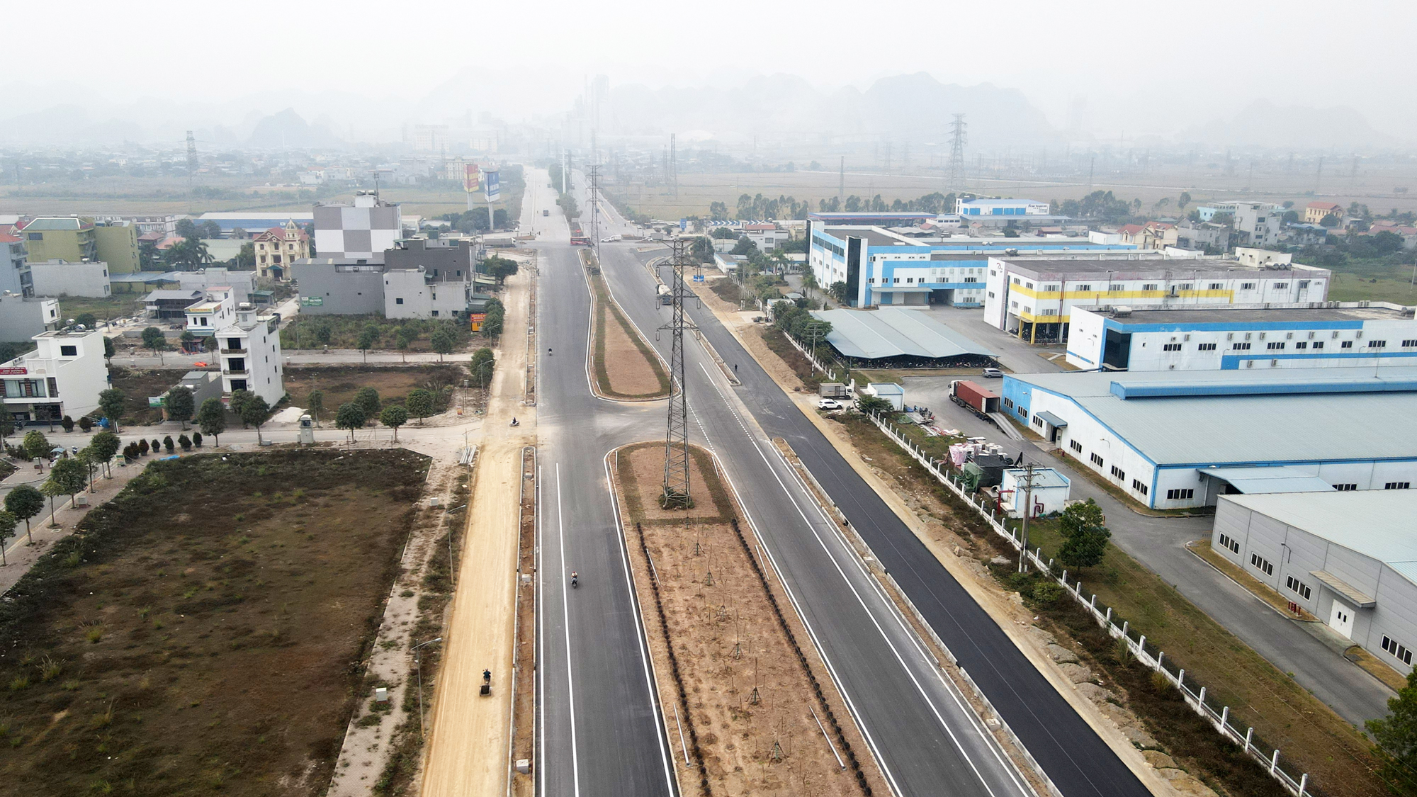 Nỗ lực th&ocirc;ng tuyến h&agrave;nh lang Đ&ocirc;ng T&acirc;y 3.600 tỷ ở H&agrave; Nam trước tết Nguy&ecirc;n đ&aacute;n- Ảnh 17.