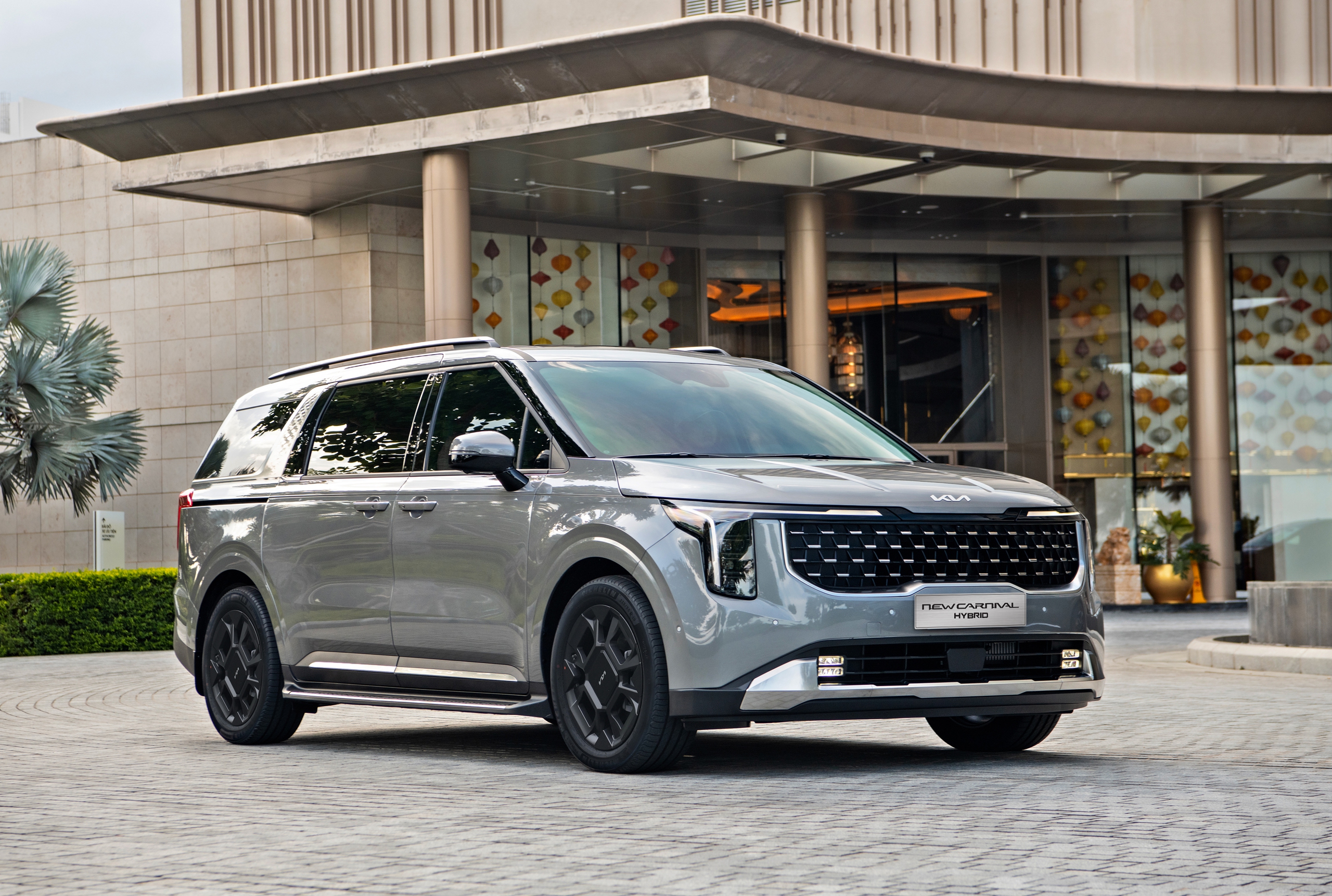 Kia Carnival ưu đãi giá tới 70 triệu đồng- Ảnh 1.